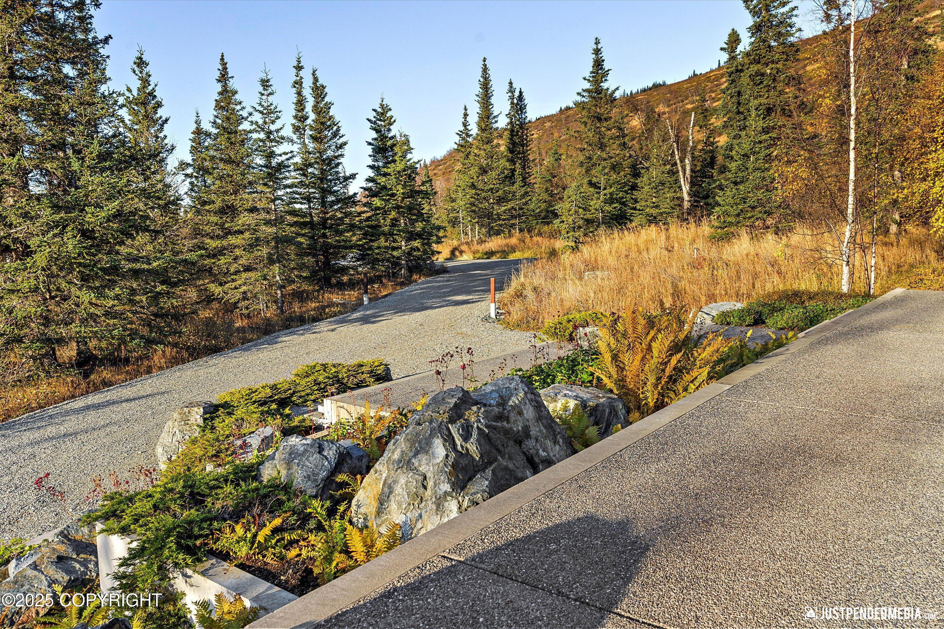 Anchorage, Alaska, 99507, United States, 3 Bedrooms Bedrooms, ,3 BathroomsBathrooms,Residential,Active,1964460