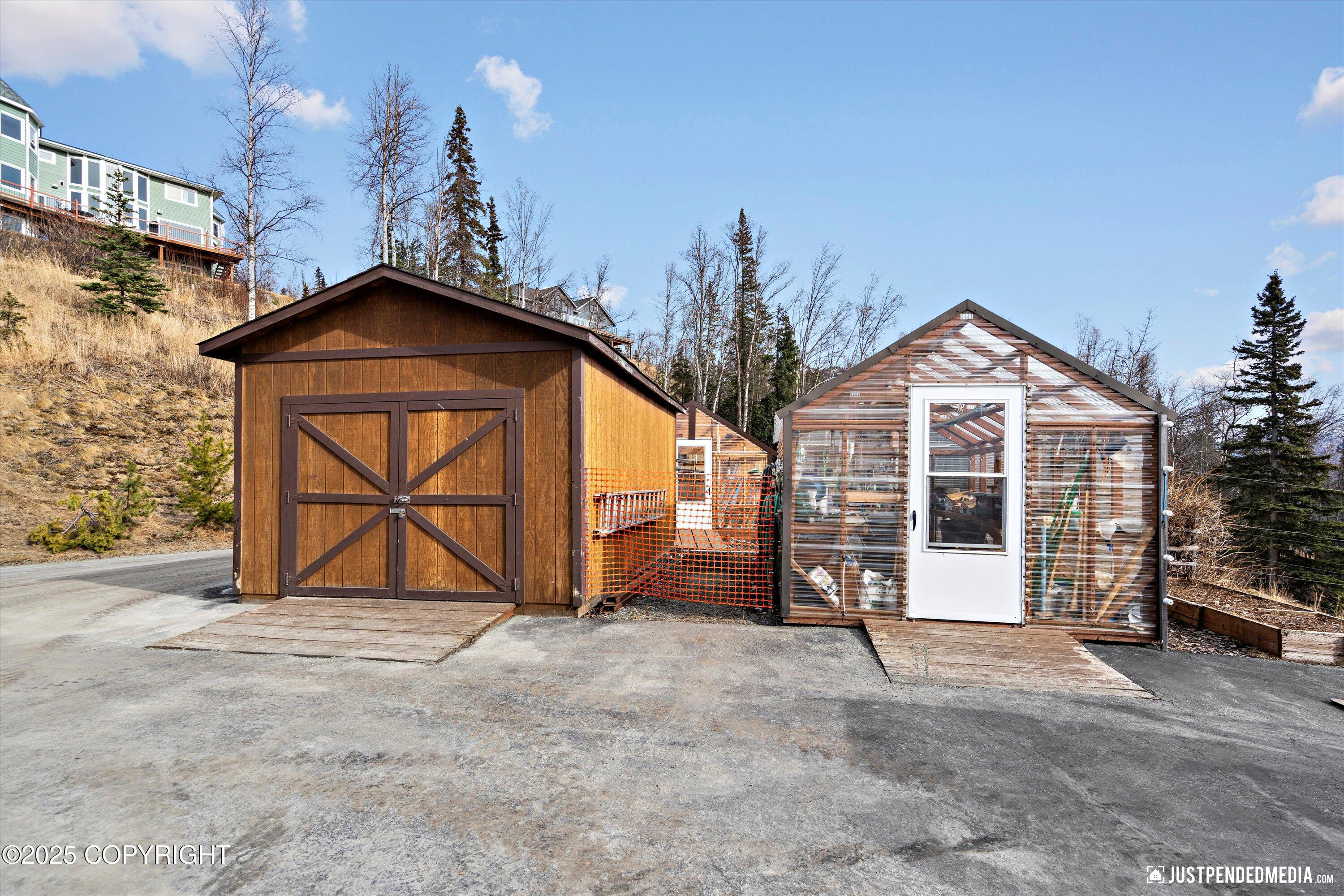 Eagle River, Alaska, 99577, United States, 4 Bedrooms Bedrooms, ,5 BathroomsBathrooms,Residential,Active,1849197