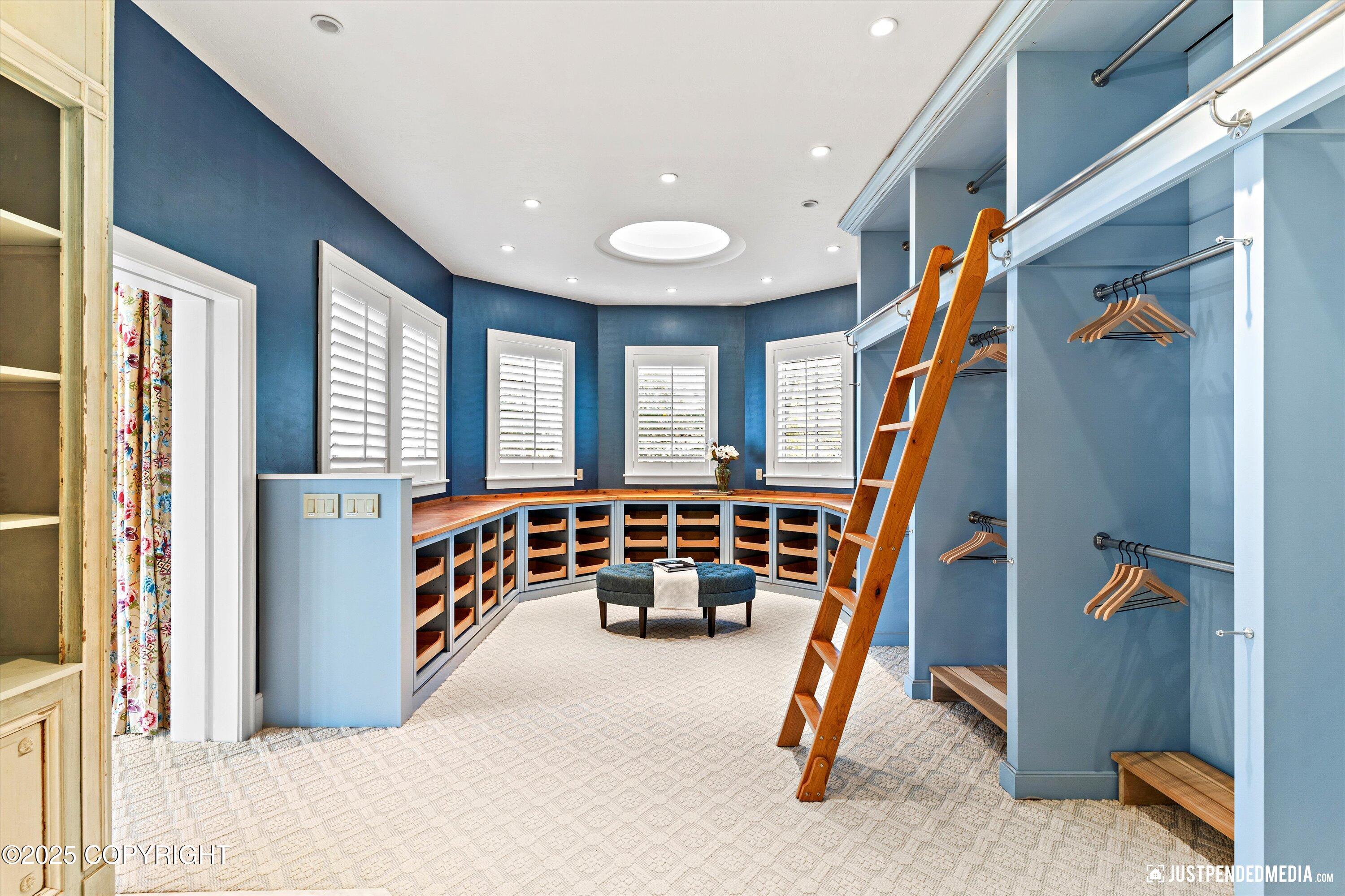 Anchorage, Alaska, 99502, United States, 5 Bedrooms Bedrooms, ,8 BathroomsBathrooms,Residential,Active,1964267