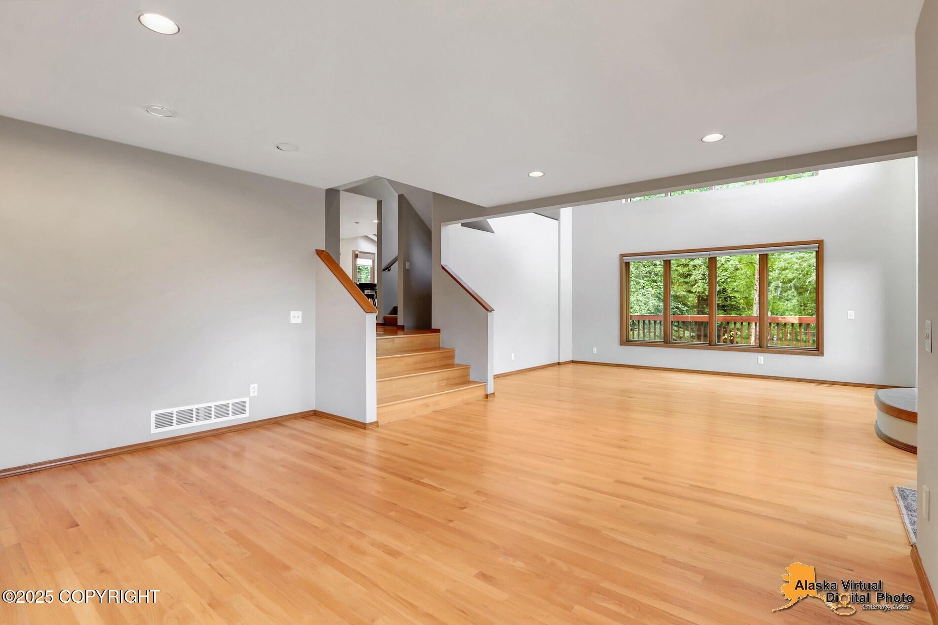 Anchorage, Alaska, 99504, United States, 6 Bedrooms Bedrooms, ,5 BathroomsBathrooms,Residential,Active,1926712