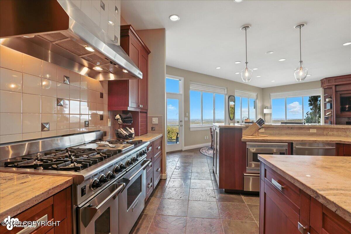 Anchorage, Alaska, 99516, United States, 6 Bedrooms Bedrooms, ,5 BathroomsBathrooms,Residential,Active,1914593