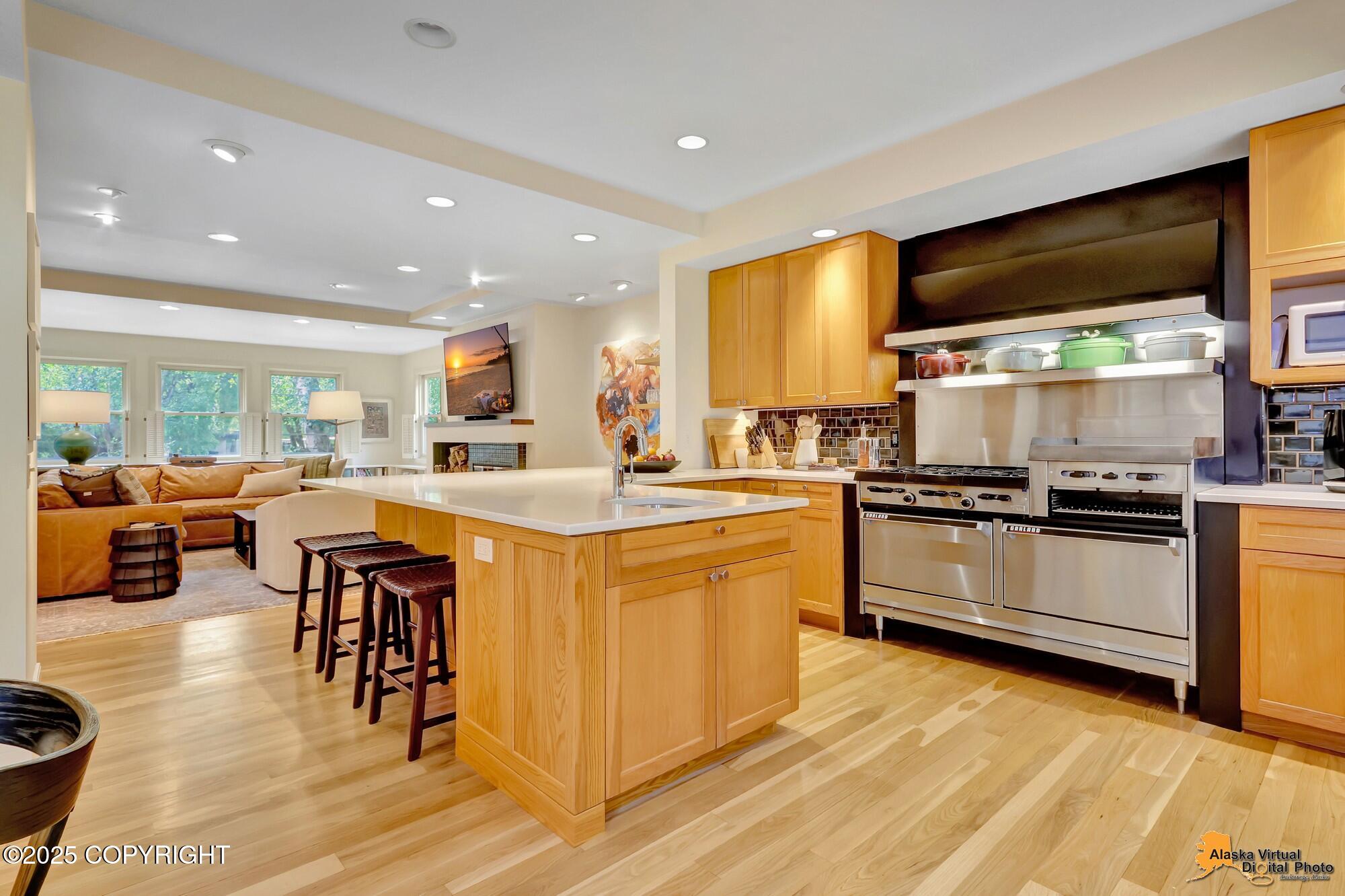 Anchorage, Alaska, 99501, United States, 4 Bedrooms Bedrooms, ,5 BathroomsBathrooms,Residential,Active,1920233