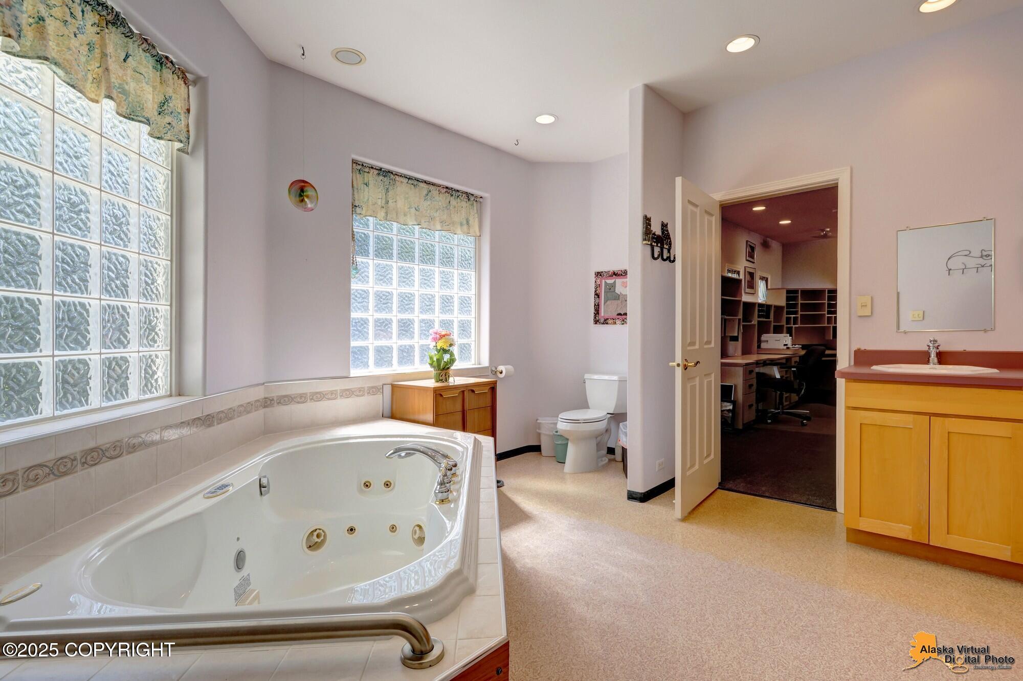 Anchorage, Alaska, 99516, United States, 4 Bedrooms Bedrooms, ,5 BathroomsBathrooms,Residential,Active,1914594