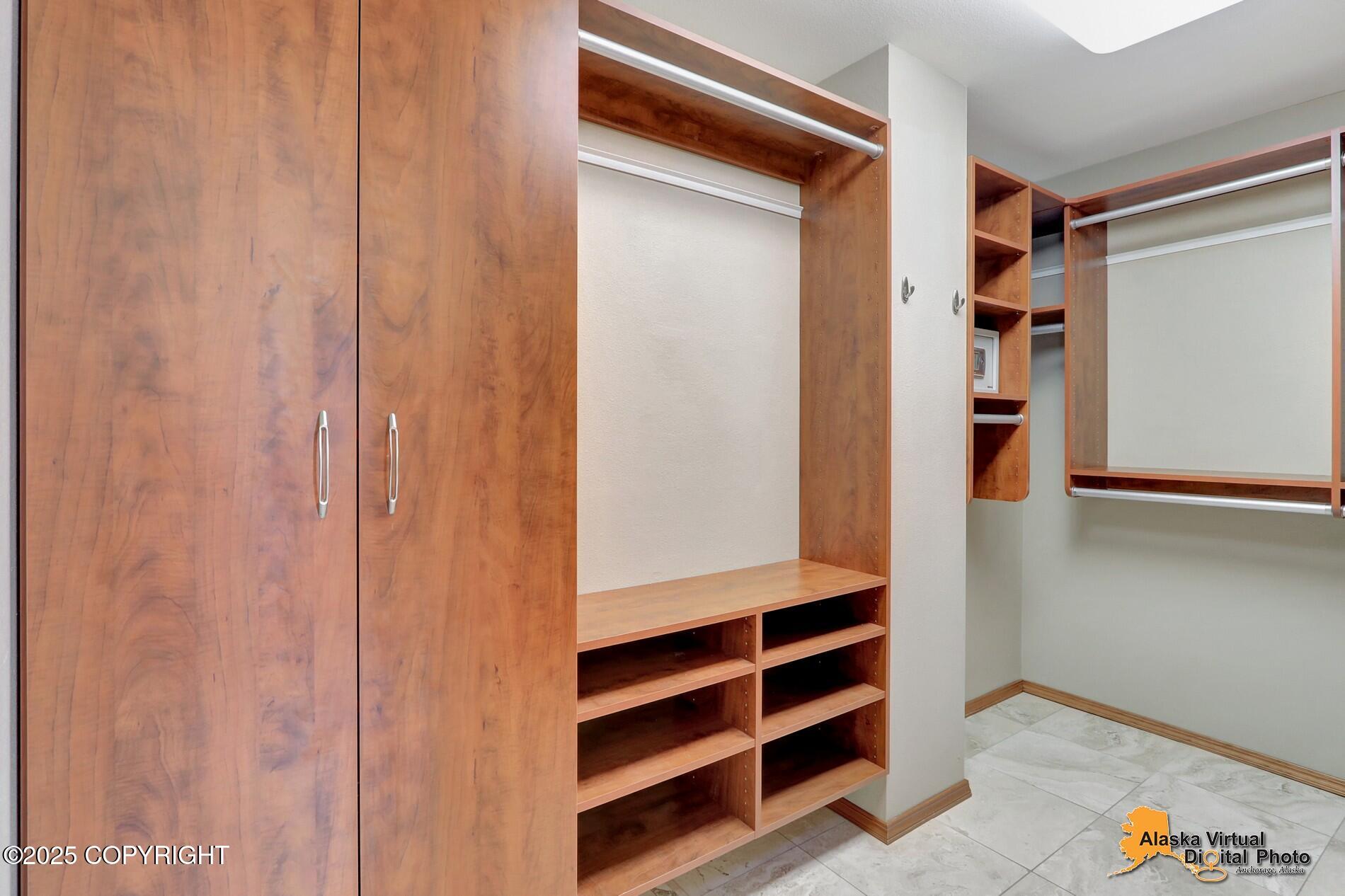 Anchorage, Alaska, 99504, United States, 6 Bedrooms Bedrooms, ,5 BathroomsBathrooms,Residential,Active,1926712