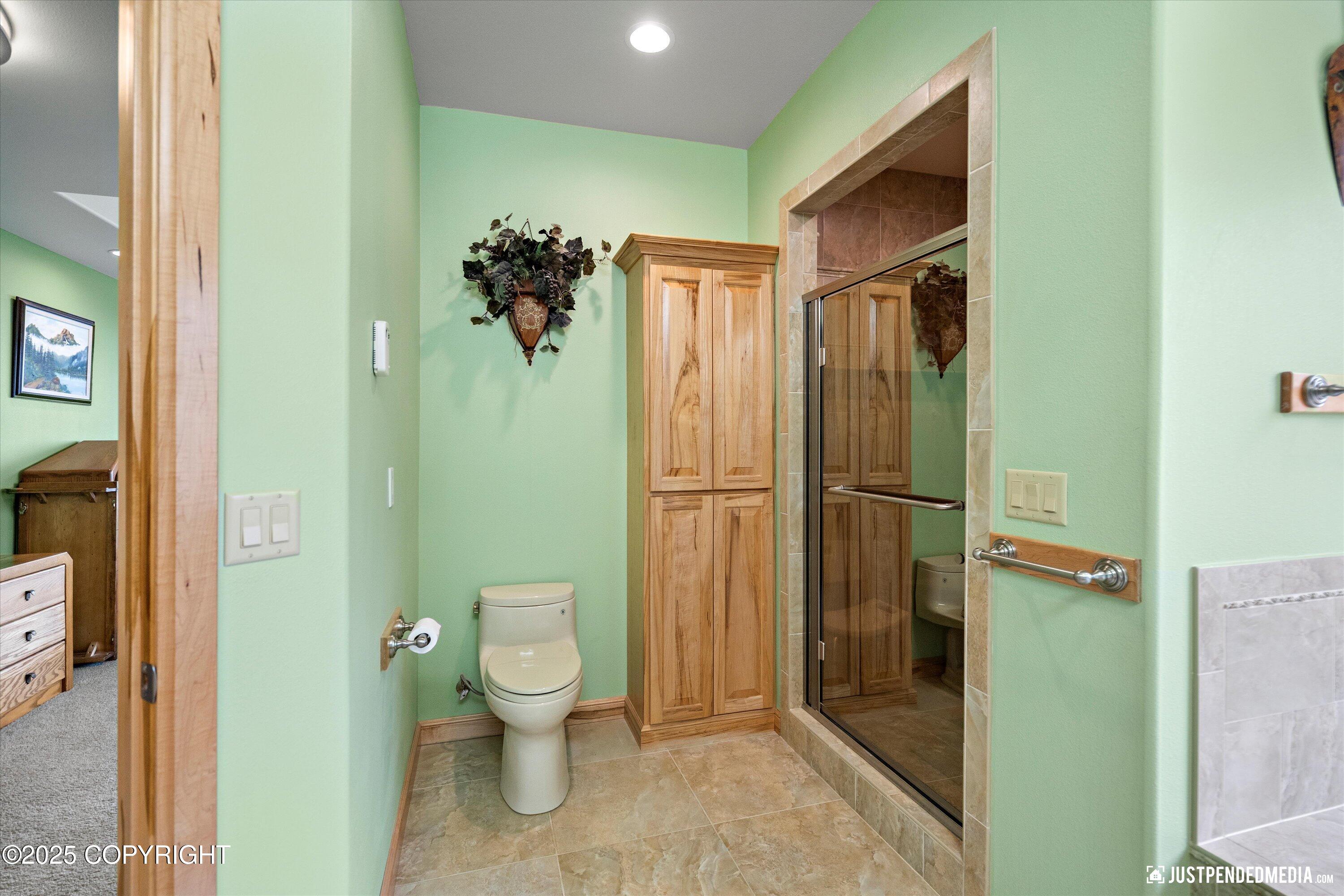 Eagle River, Alaska, 99577, United States, 4 Bedrooms Bedrooms, ,5 BathroomsBathrooms,Residential,Active,1849197