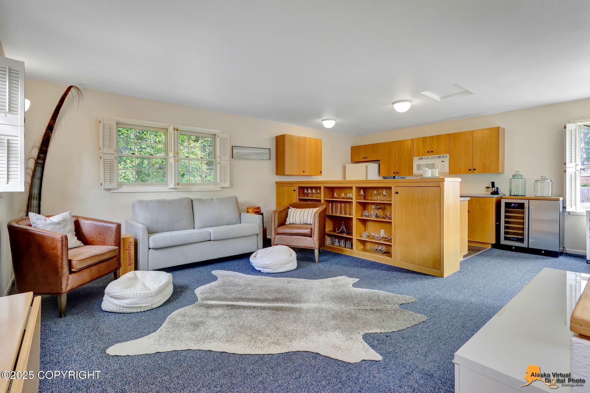 Anchorage, Alaska, 99501, United States, 4 Bedrooms Bedrooms, ,5 BathroomsBathrooms,Residential,Active,1920233
