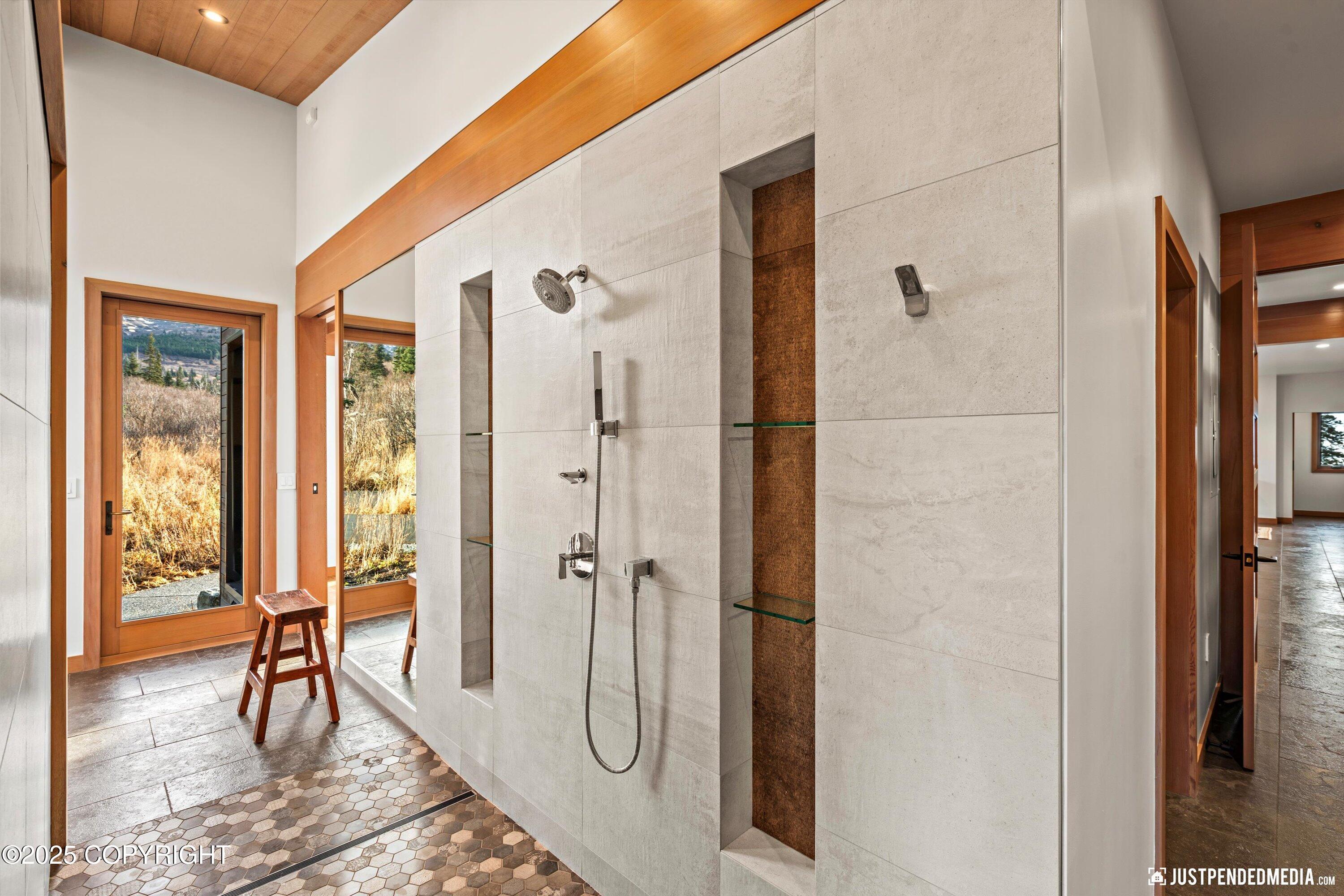 Anchorage, Alaska, 99507, United States, 3 Bedrooms Bedrooms, ,3 BathroomsBathrooms,Residential,Active,1964460