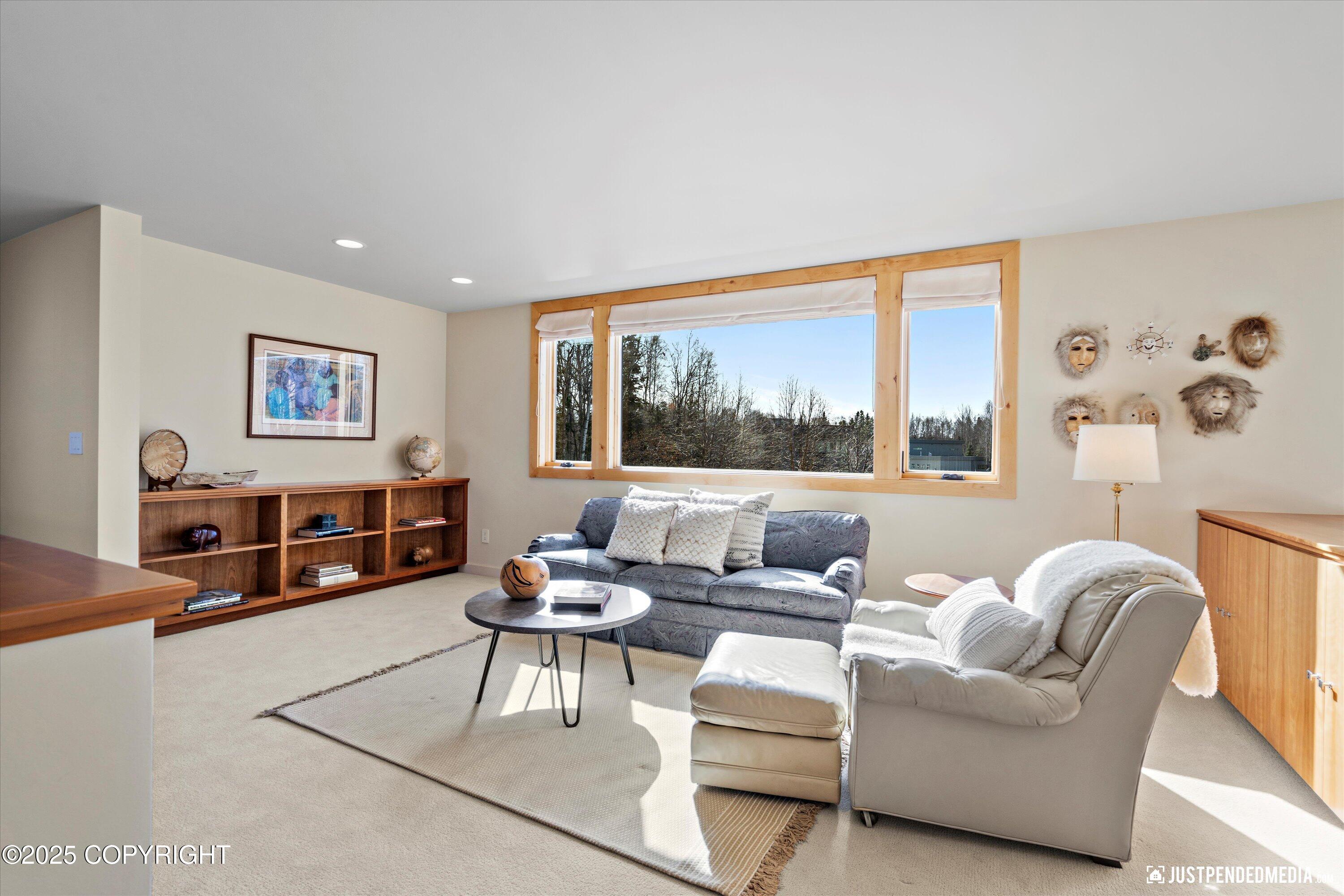 Anchorage, Alaska, 99517, United States, 3 Bedrooms Bedrooms, ,5 BathroomsBathrooms,Residential,Active,1849181