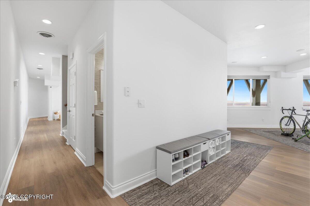 Anchorage, Alaska, 99516, United States, 6 Bedrooms Bedrooms, ,5 BathroomsBathrooms,Residential,Active,1914593