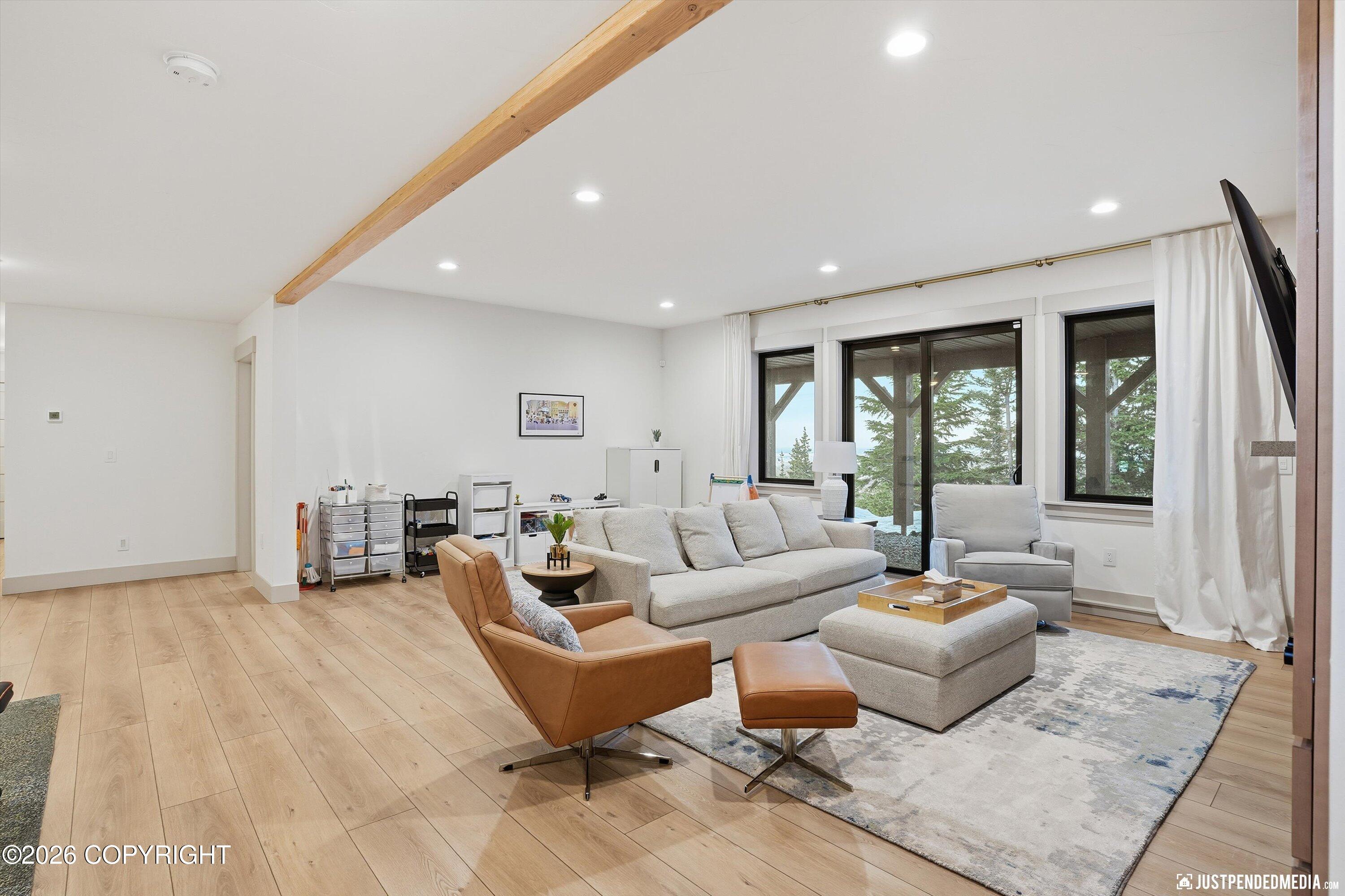 Anchorage, Alaska, 99516, United States, 4 Bedrooms Bedrooms, ,6 BathroomsBathrooms,Residential,Active,2011878