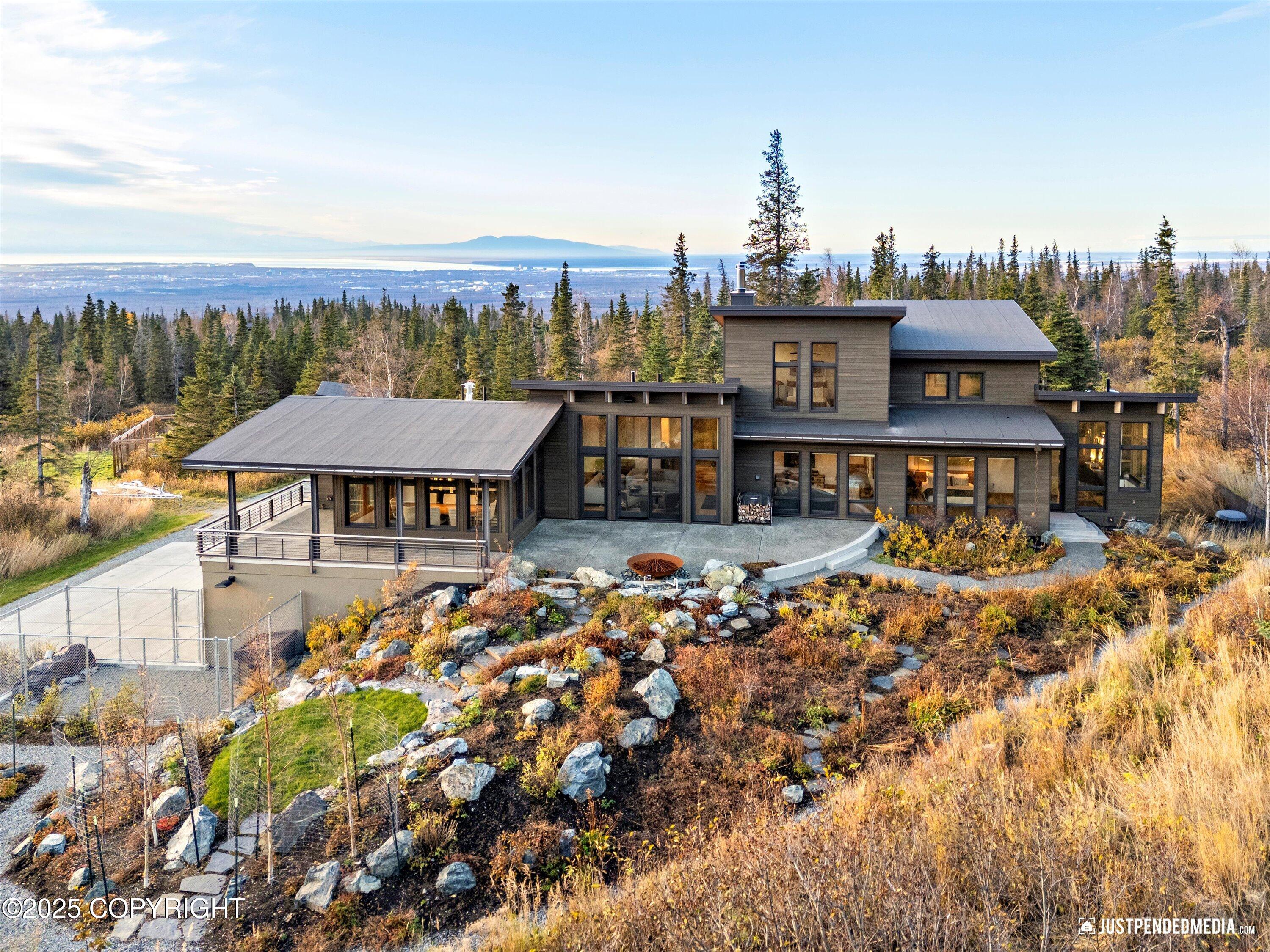 Anchorage, Alaska, 99507, United States, 3 Bedrooms Bedrooms, ,3 BathroomsBathrooms,Residential,Active,1964460