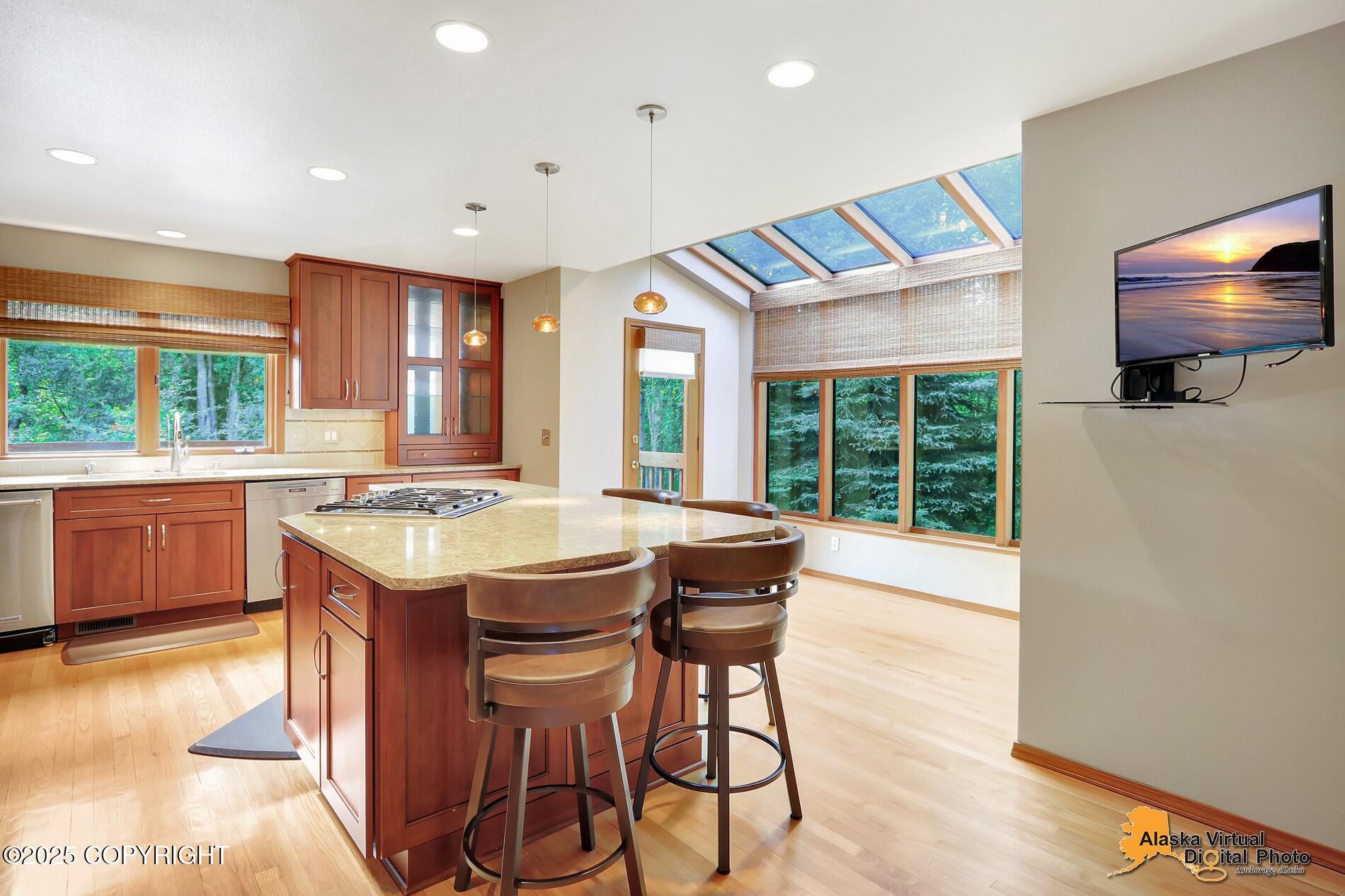 Anchorage, Alaska, 99504, United States, 6 Bedrooms Bedrooms, ,5 BathroomsBathrooms,Residential,Active,1926712