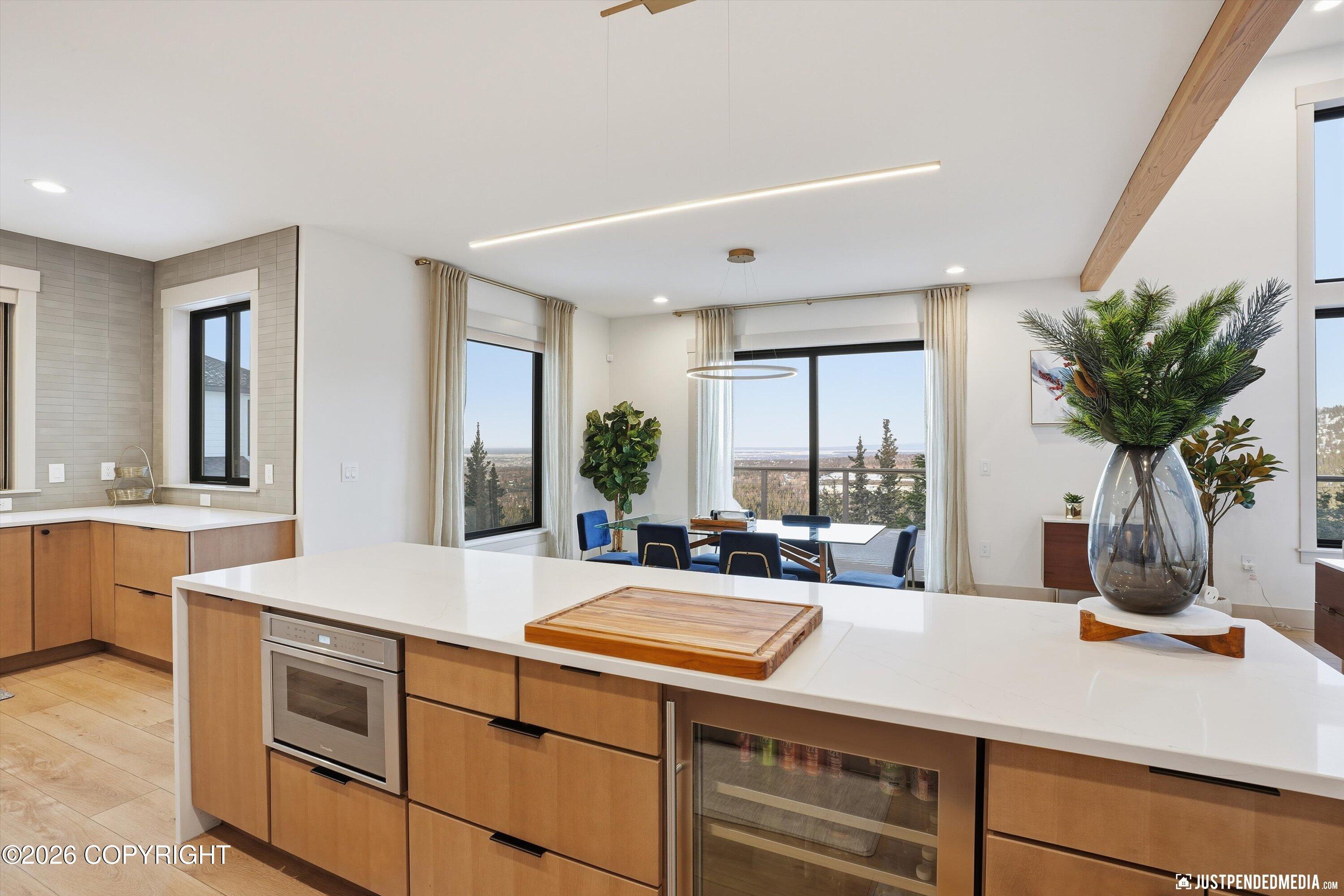 Anchorage, Alaska, 99516, United States, 4 Bedrooms Bedrooms, ,6 BathroomsBathrooms,Residential,Active,2011878