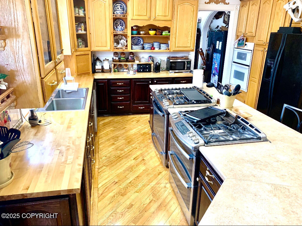 Wasilla, Alaska, 99654, United States, 7 Bedrooms Bedrooms, ,6 BathroomsBathrooms,Residential,Active,1849198