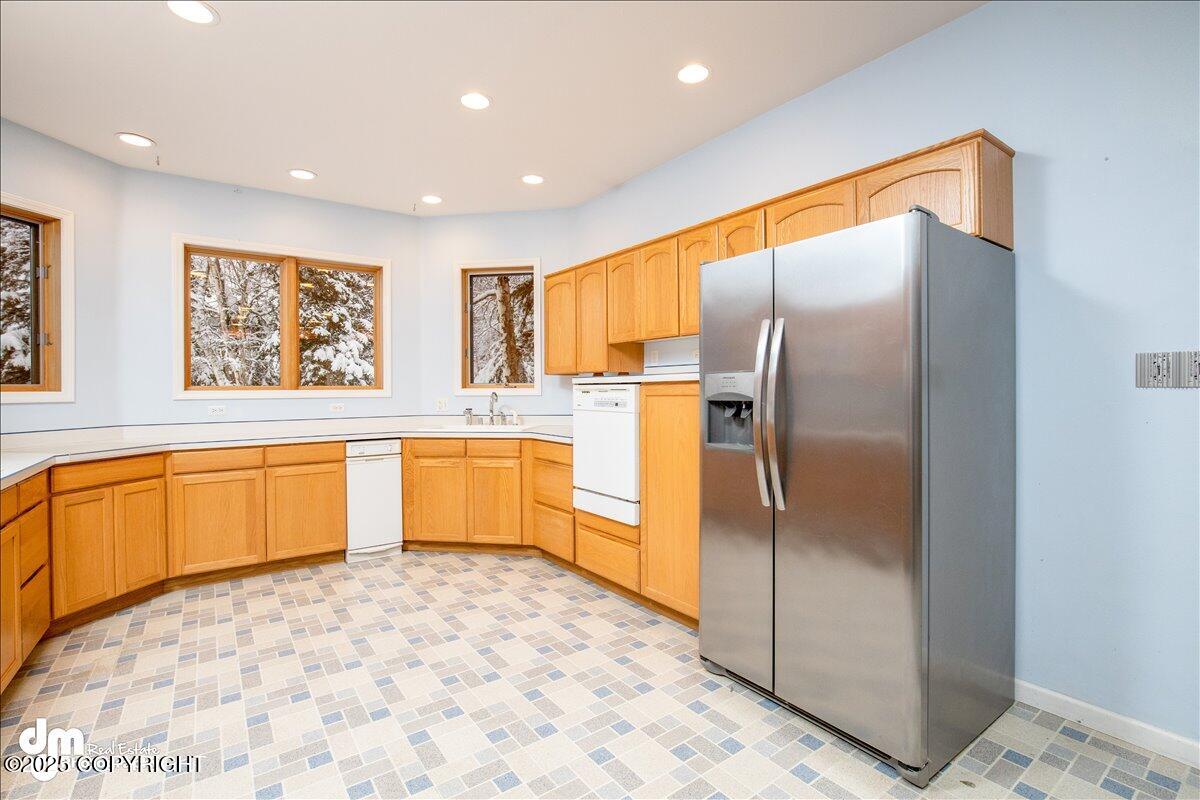 Anchorage, Alaska, 99516, United States, 4 Bedrooms Bedrooms, ,5 BathroomsBathrooms,Residential,Active,1914594