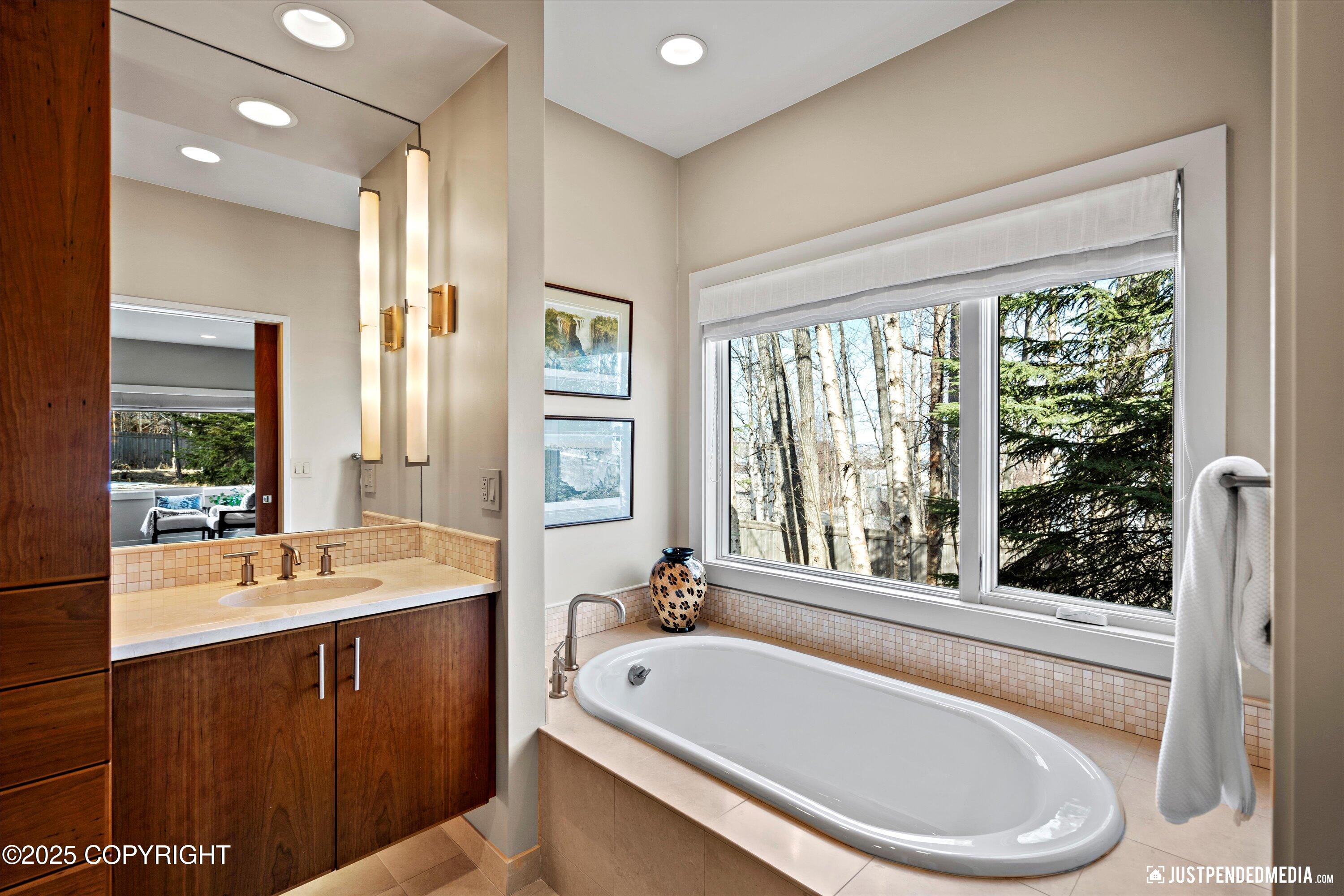 Anchorage, Alaska, 99517, United States, 3 Bedrooms Bedrooms, ,5 BathroomsBathrooms,Residential,Active,1849181