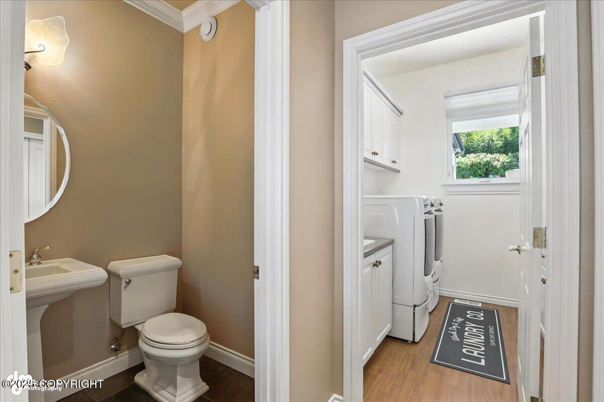Anchorage, Alaska, 99516, United States, 6 Bedrooms Bedrooms, ,5 BathroomsBathrooms,Residential,Active,1914593