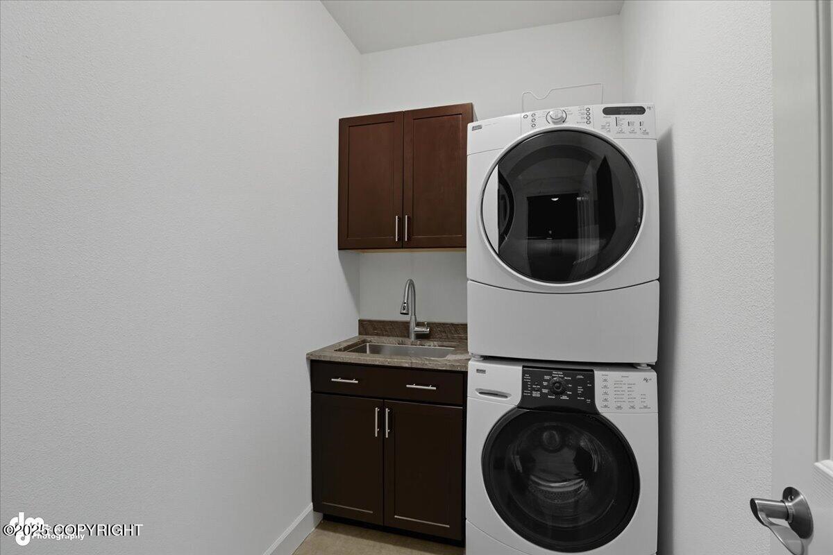 Anchorage, Alaska, 99516, United States, 4 Bedrooms Bedrooms, ,4 BathroomsBathrooms,Residential,Active,1941353