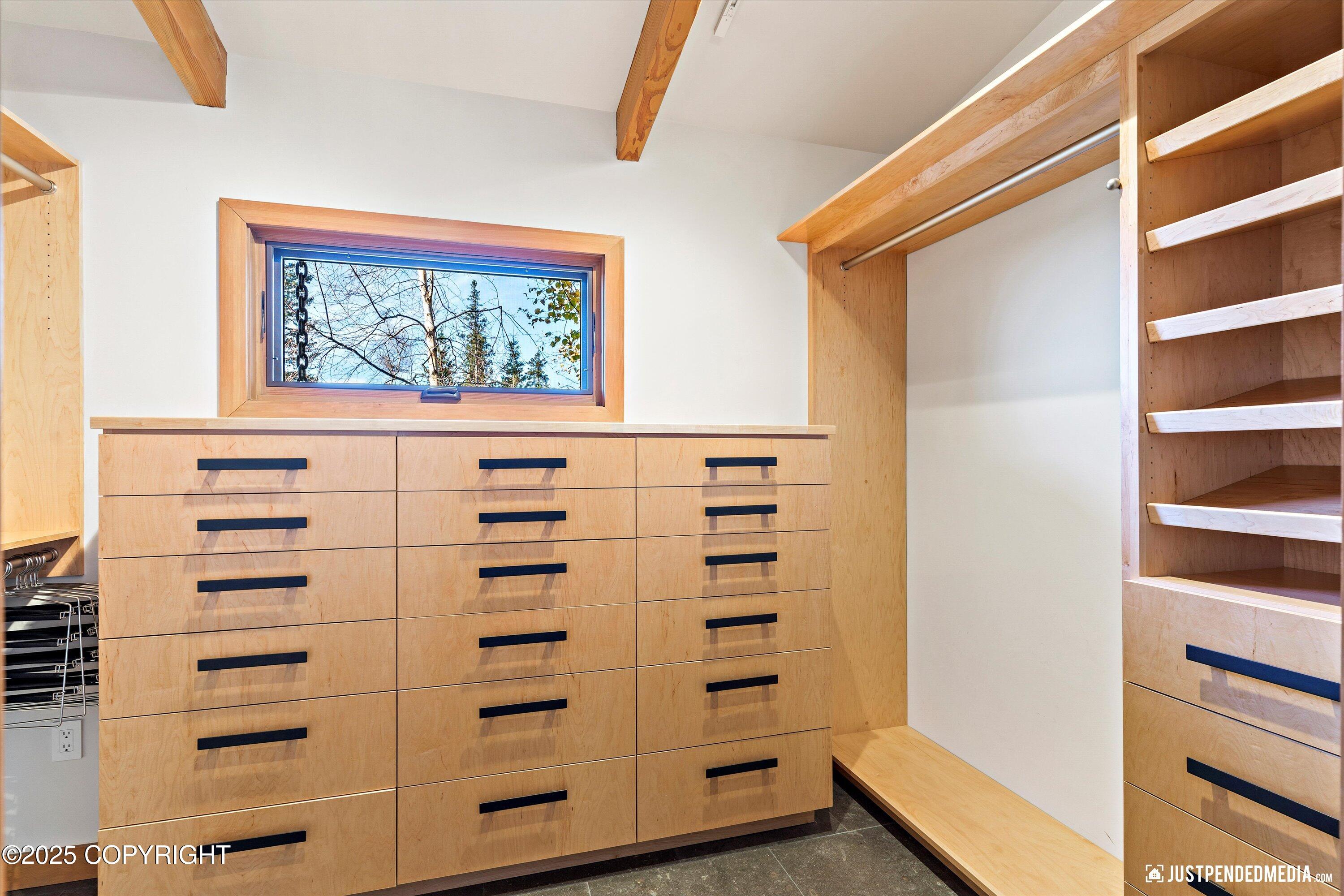 Anchorage, Alaska, 99507, United States, 3 Bedrooms Bedrooms, ,3 BathroomsBathrooms,Residential,Active,1964460