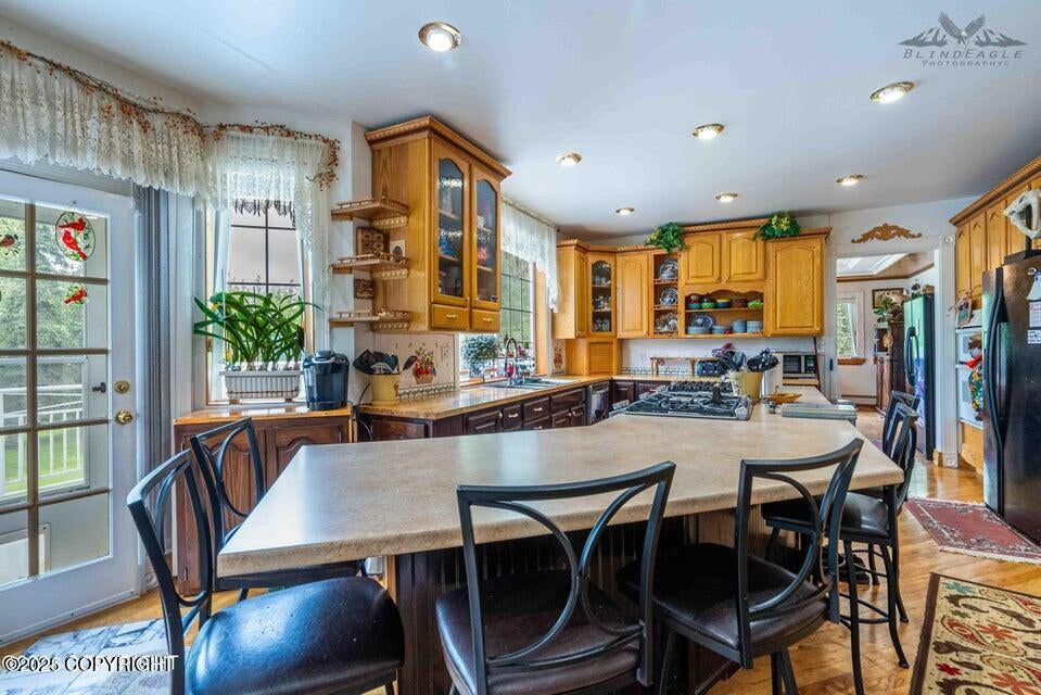 Wasilla, Alaska, 99654, United States, 7 Bedrooms Bedrooms, ,6 BathroomsBathrooms,Residential,Active,1849198