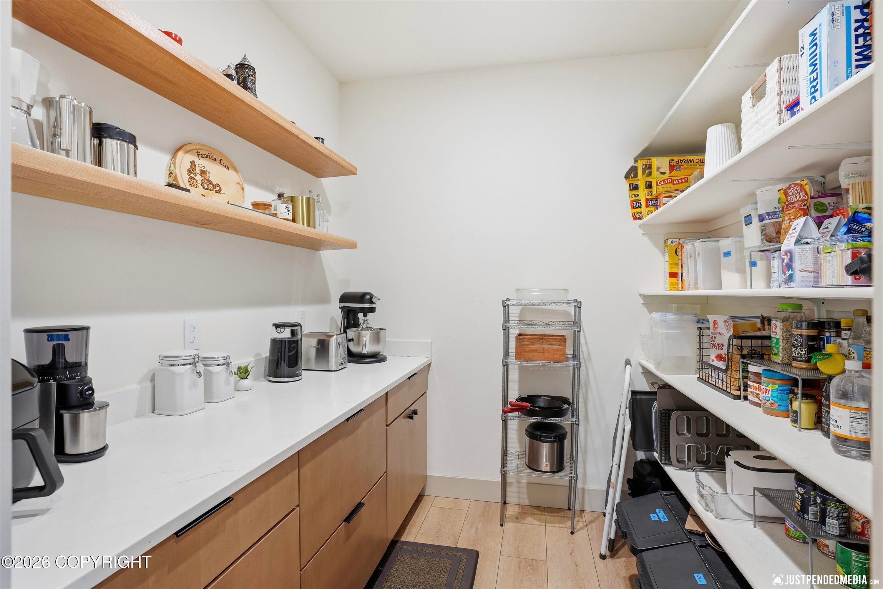 Anchorage, Alaska, 99516, United States, 4 Bedrooms Bedrooms, ,6 BathroomsBathrooms,Residential,Active,2011878