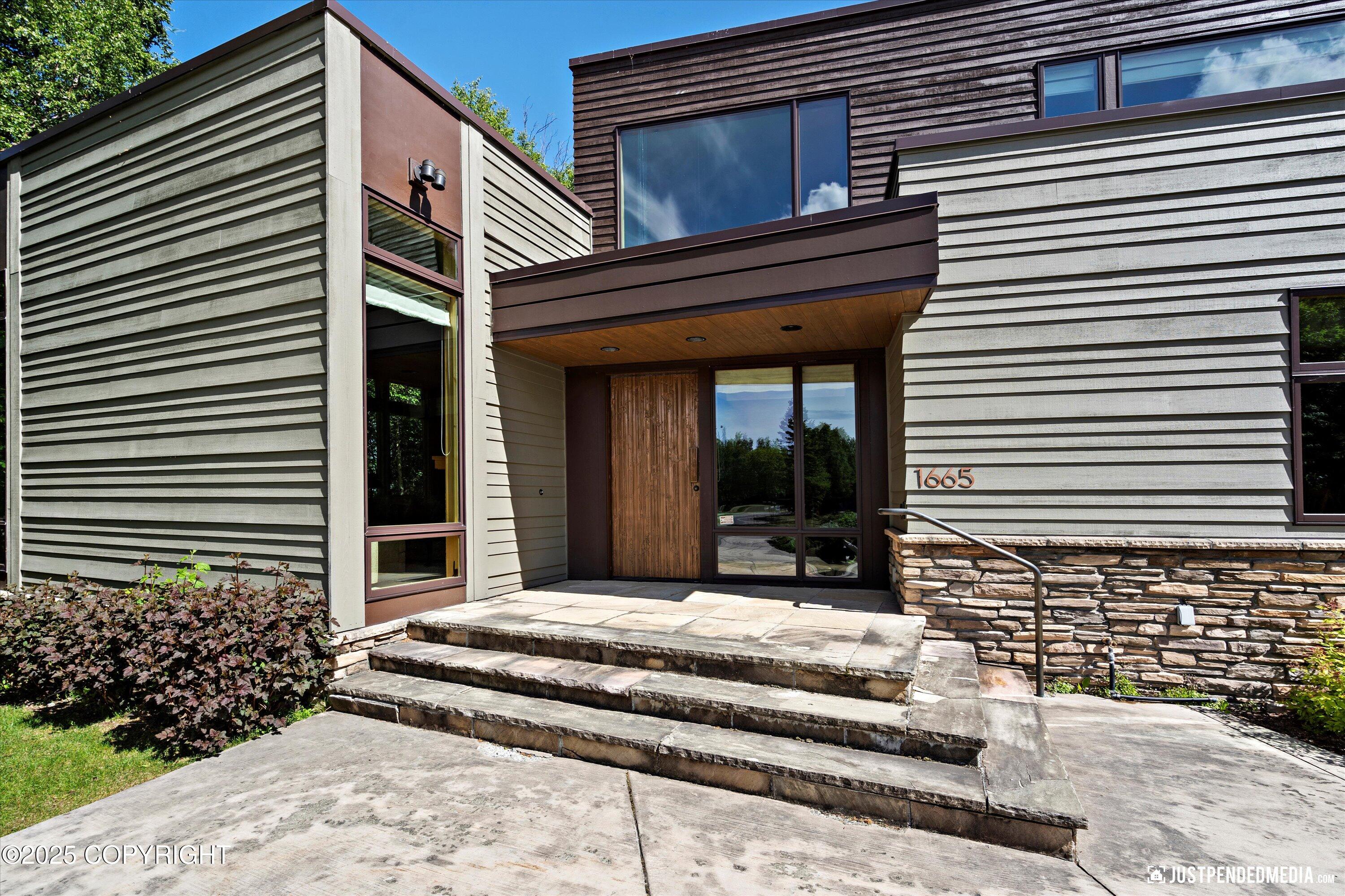 Anchorage, Alaska, 99517, United States, 3 Bedrooms Bedrooms, ,5 BathroomsBathrooms,Residential,Active,1849181