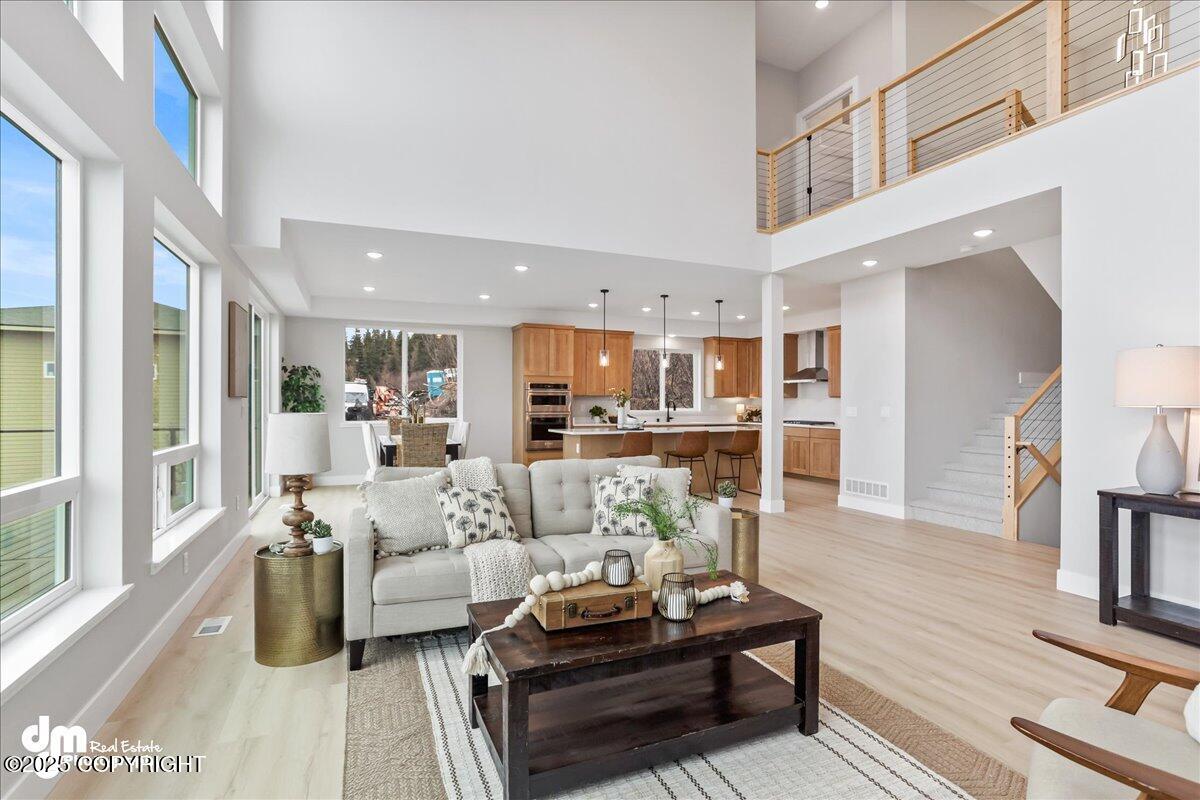 Anchorage, Alaska, 99516, United States, 5 Bedrooms Bedrooms, ,4 BathroomsBathrooms,Residential,Active,1922284