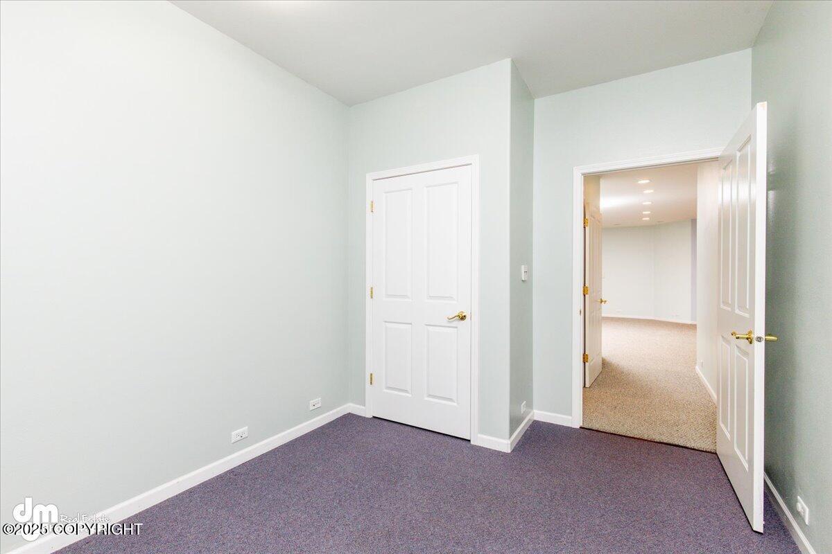 Anchorage, Alaska, 99516, United States, 4 Bedrooms Bedrooms, ,5 BathroomsBathrooms,Residential,Active,1914594