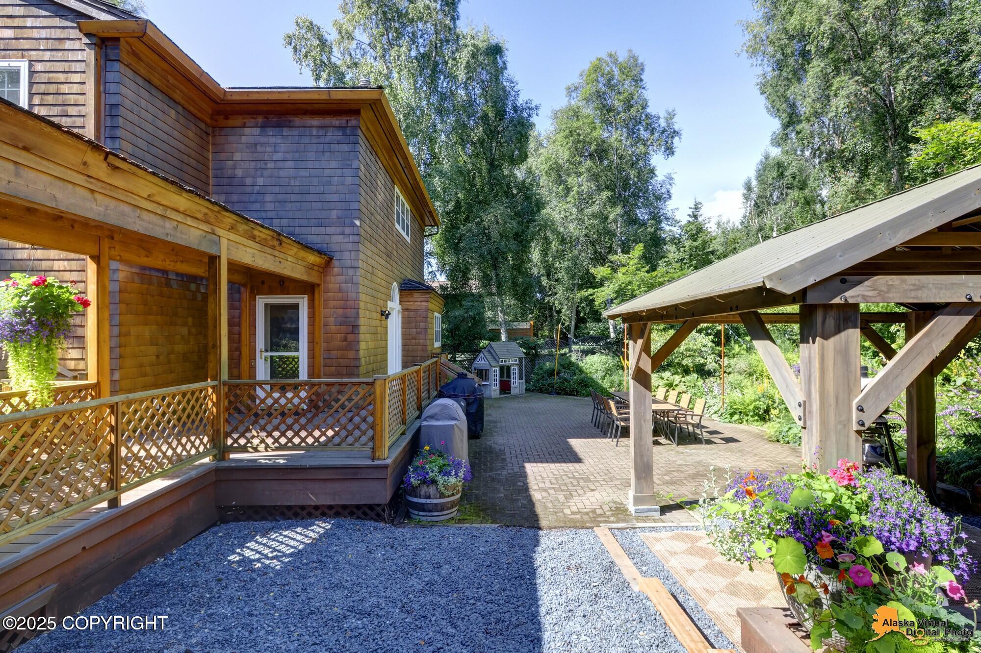 Anchorage, Alaska, 99501, United States, 4 Bedrooms Bedrooms, ,5 BathroomsBathrooms,Residential,Active,1920233