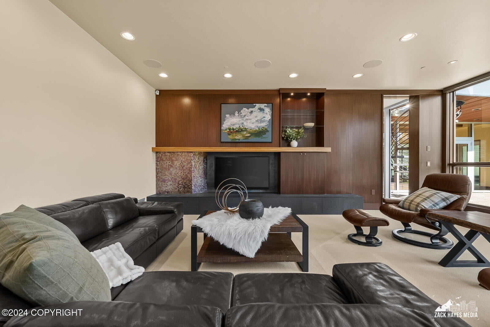 Anchorage, Alaska, 99516, United States, 4 Bedrooms Bedrooms, ,7 BathroomsBathrooms,Residential,Active,1849221