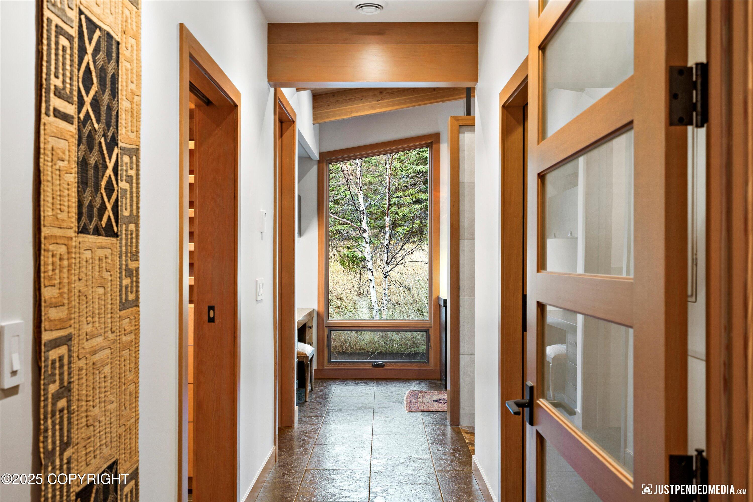 Anchorage, Alaska, 99507, United States, 3 Bedrooms Bedrooms, ,3 BathroomsBathrooms,Residential,Active,1964460