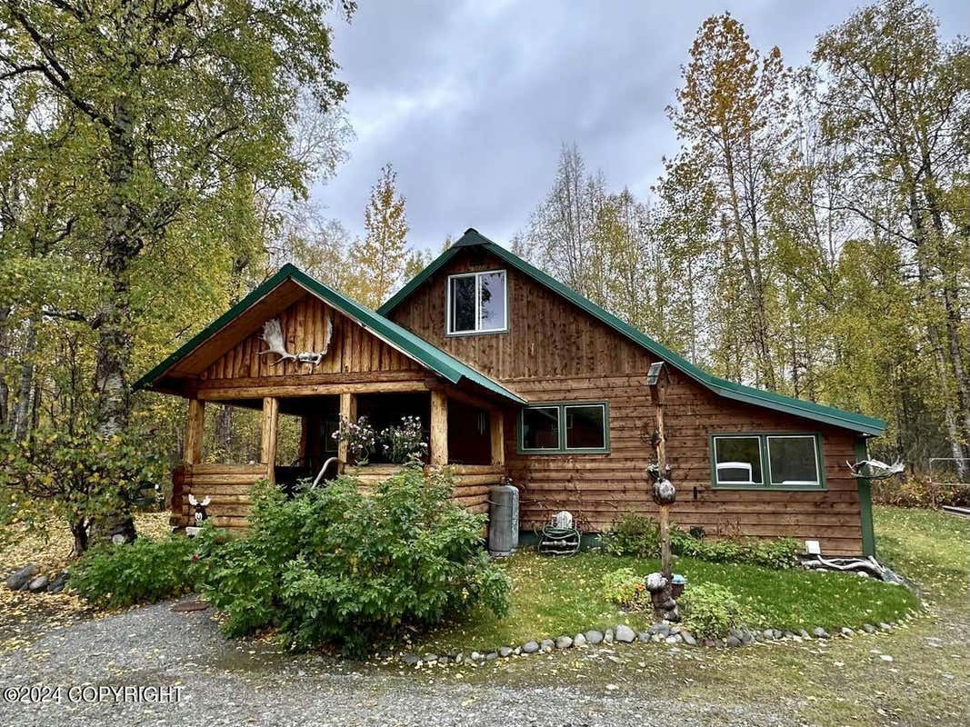 8985 E PETERSVILLE RD, TRAPPER CREEK, AK 99683, photo 1 of 5