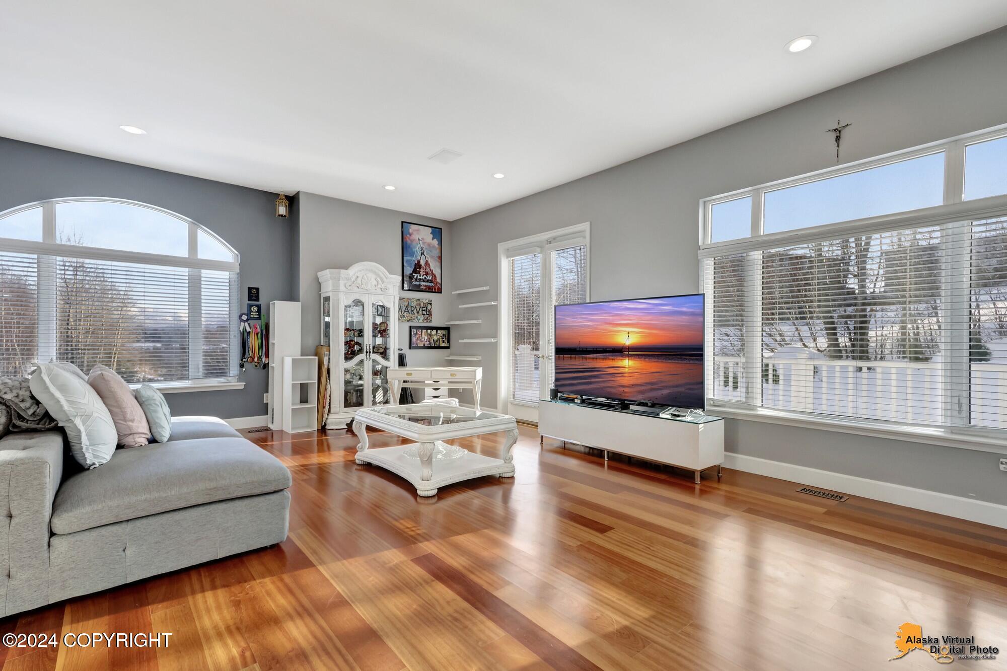 Anchorage, Alaska, 99502, United States, 4 Bedrooms Bedrooms, ,6 BathroomsBathrooms,Residential,Active,1849193