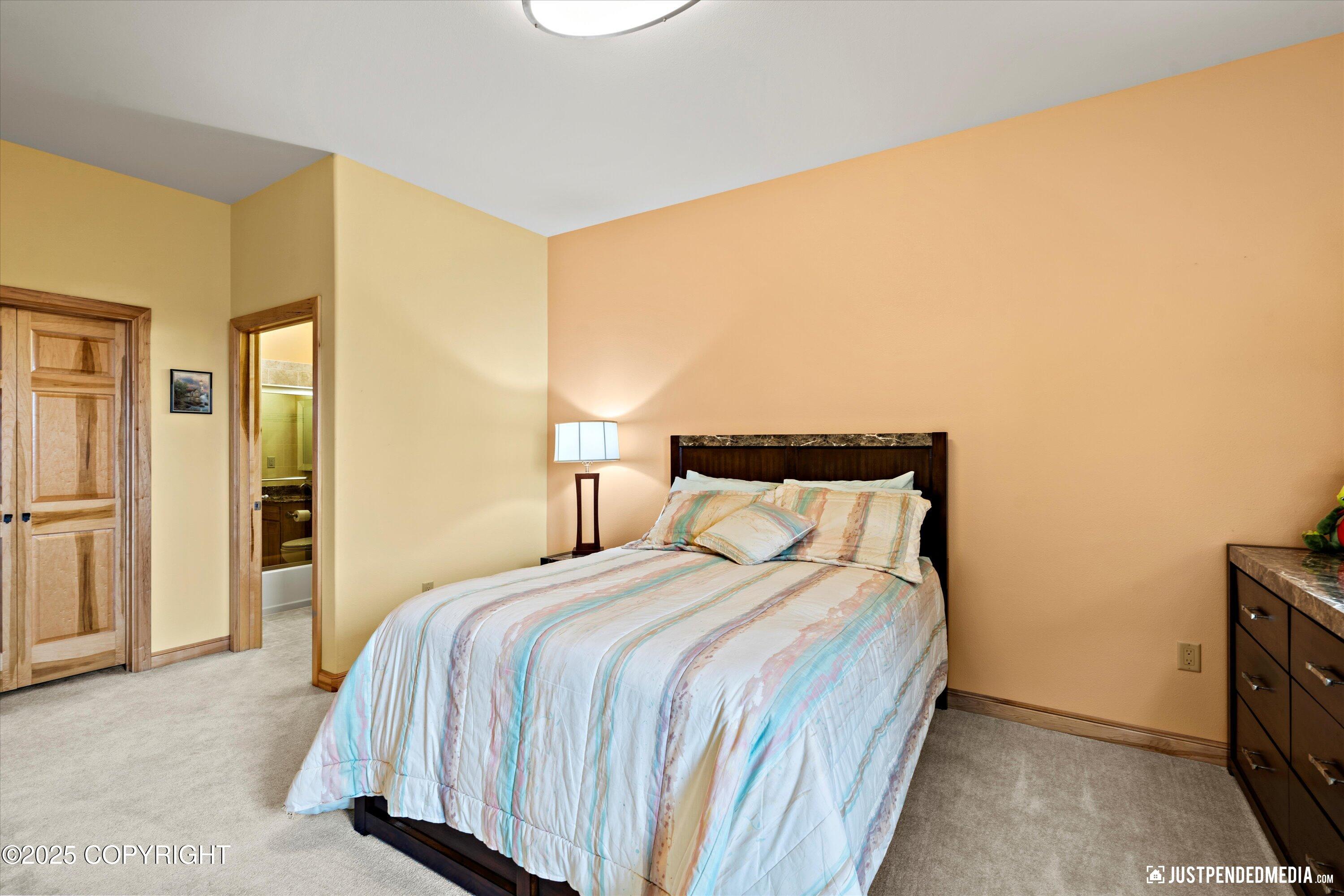 Eagle River, Alaska, 99577, United States, 4 Bedrooms Bedrooms, ,5 BathroomsBathrooms,Residential,Active,1849197