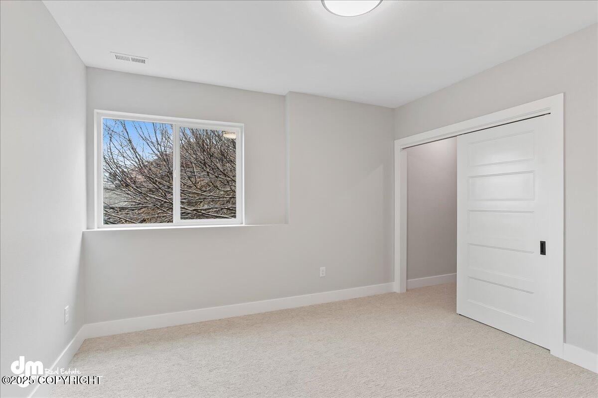 Anchorage, Alaska, 99516, United States, 5 Bedrooms Bedrooms, ,4 BathroomsBathrooms,Residential,Active,1922284