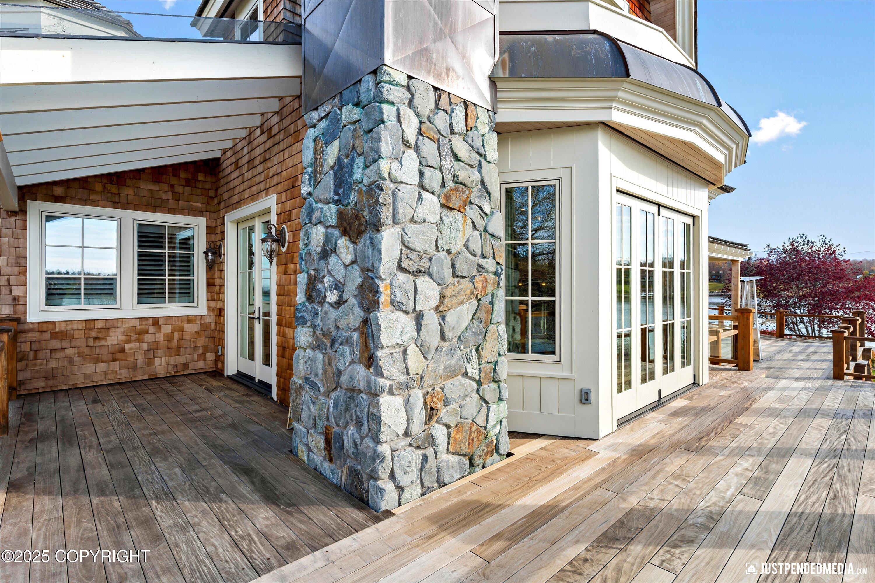 Anchorage, Alaska, 99502, United States, 5 Bedrooms Bedrooms, ,8 BathroomsBathrooms,Residential,Active,1964267