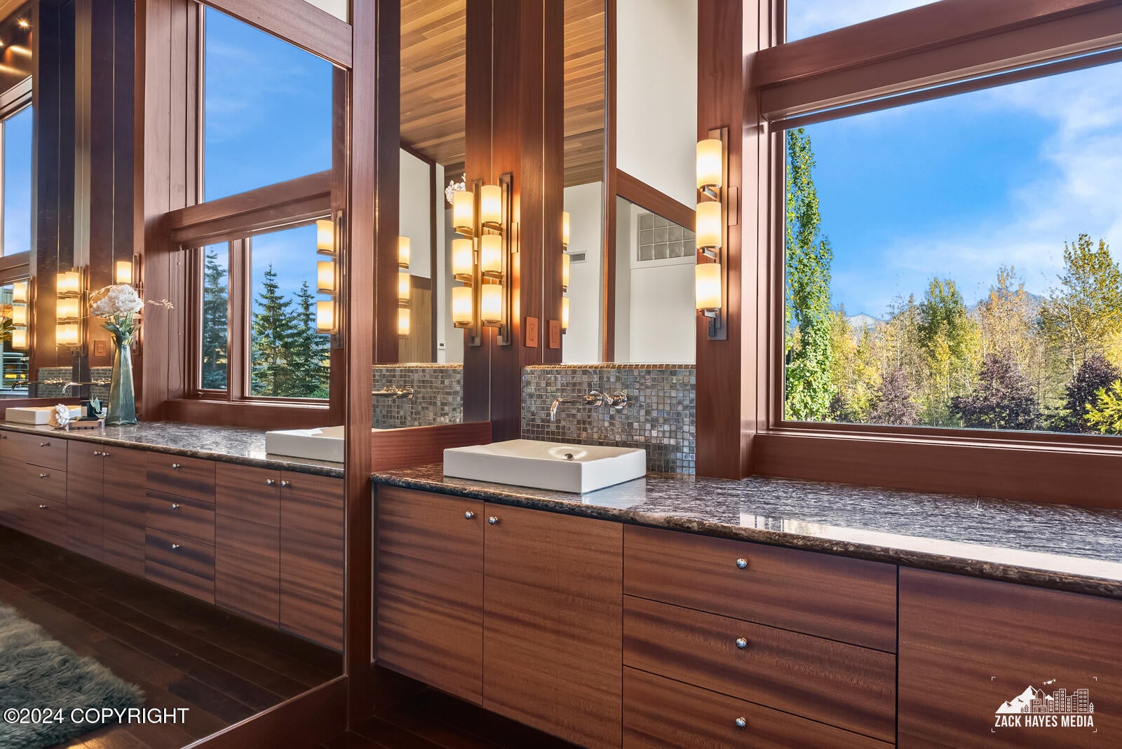 Anchorage, Alaska, 99516, United States, 4 Bedrooms Bedrooms, ,7 BathroomsBathrooms,Residential,Active,1849221