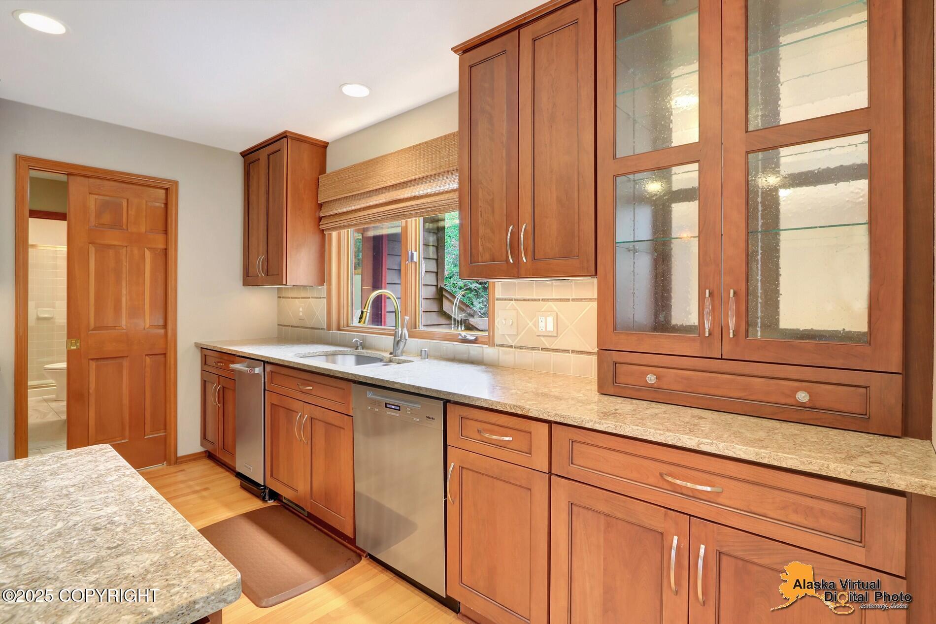 Anchorage, Alaska, 99504, United States, 6 Bedrooms Bedrooms, ,5 BathroomsBathrooms,Residential,Active,1926712