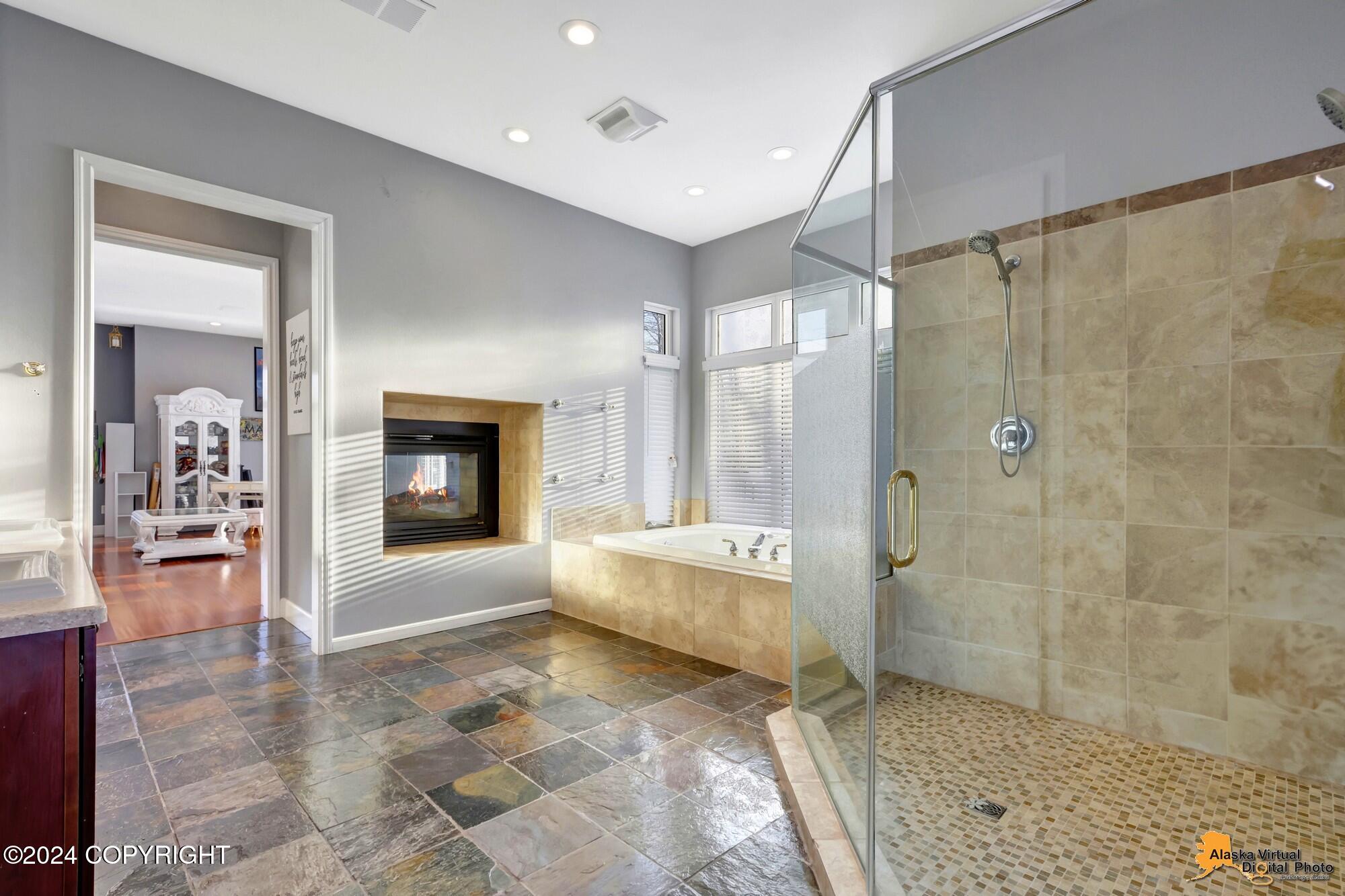 Anchorage, Alaska, 99502, United States, 4 Bedrooms Bedrooms, ,6 BathroomsBathrooms,Residential,Active,1849193