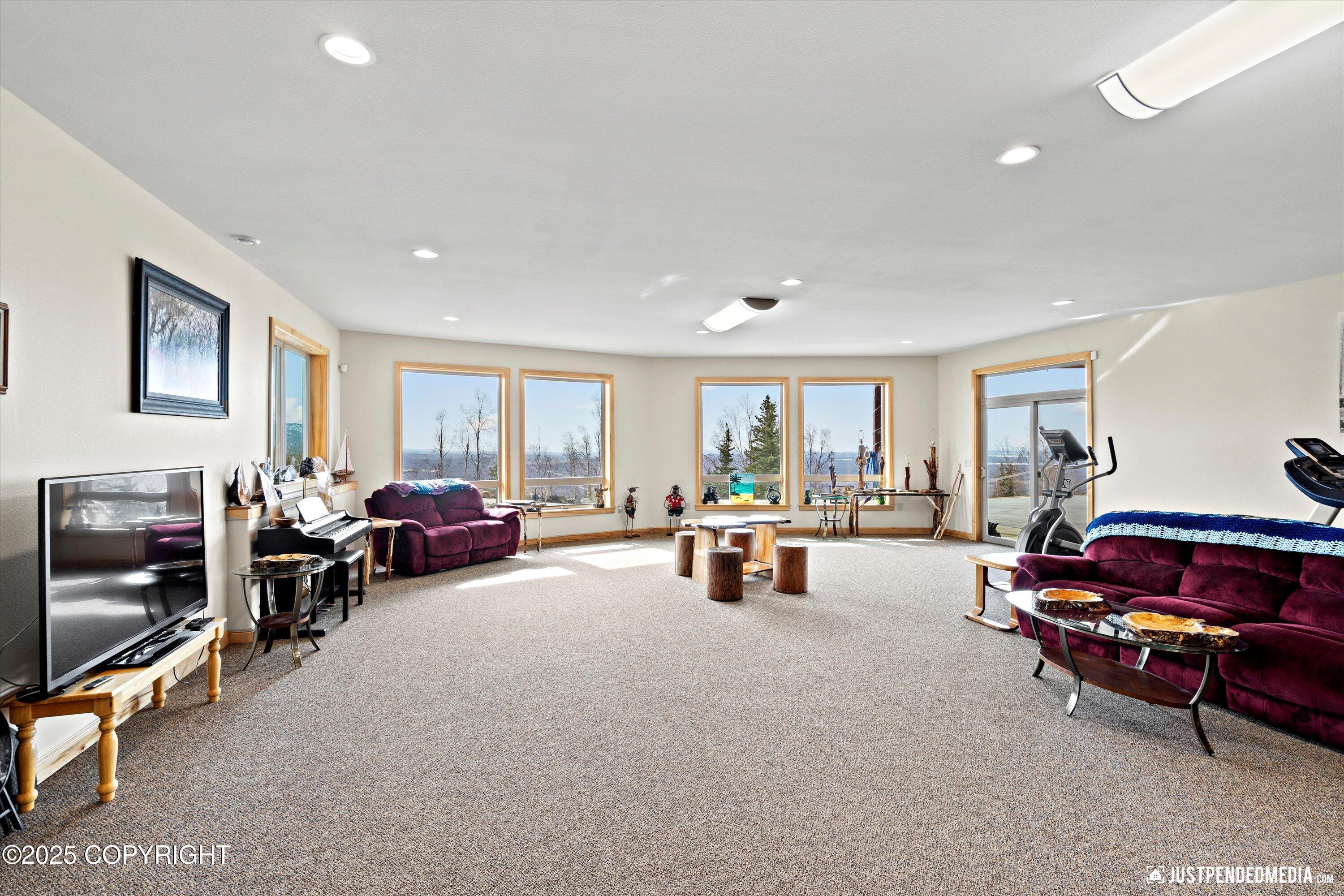 Eagle River, Alaska, 99577, United States, 4 Bedrooms Bedrooms, ,5 BathroomsBathrooms,Residential,Active,1849197