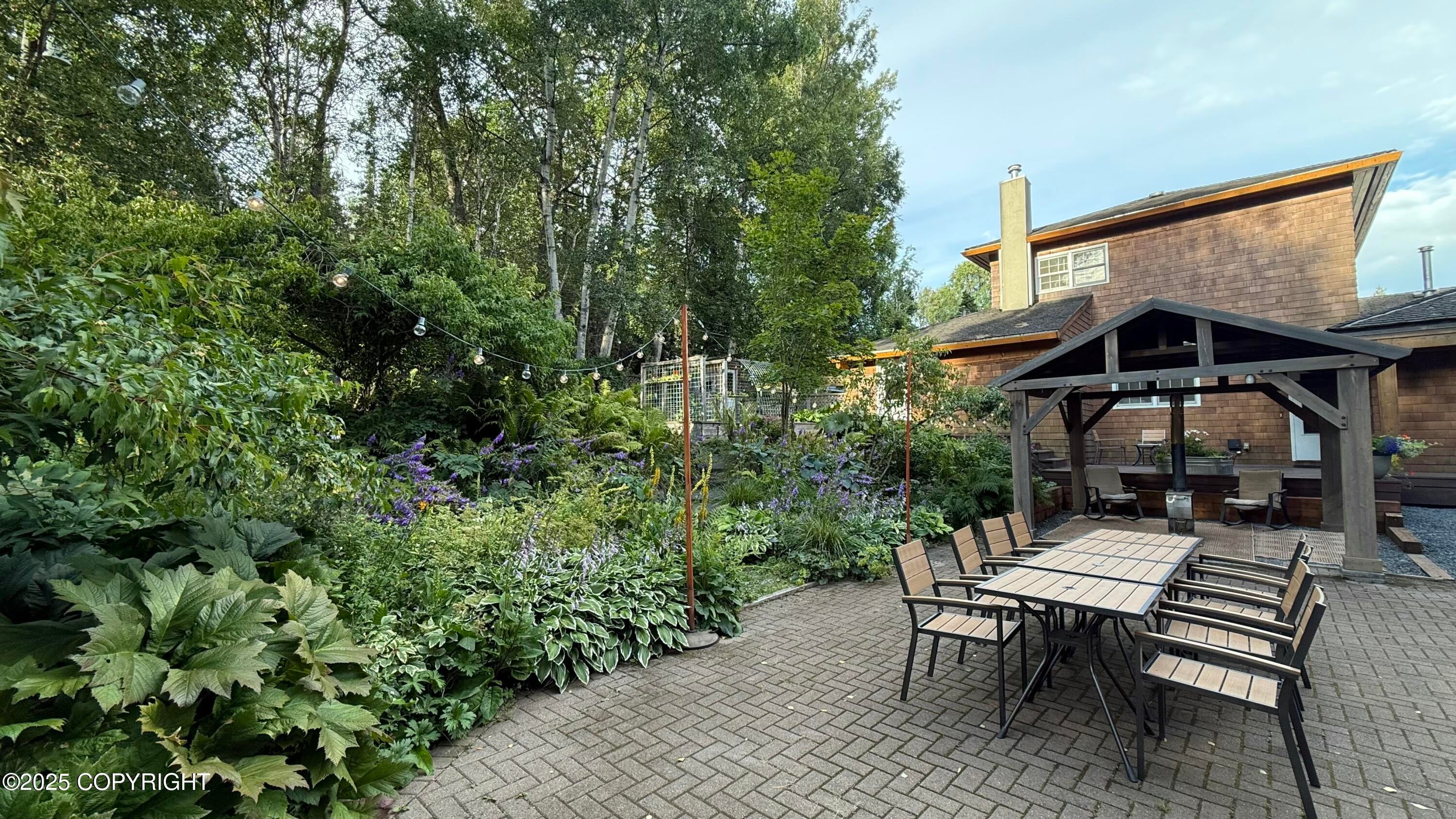 Anchorage, Alaska, 99501, United States, 4 Bedrooms Bedrooms, ,5 BathroomsBathrooms,Residential,Active,1920233