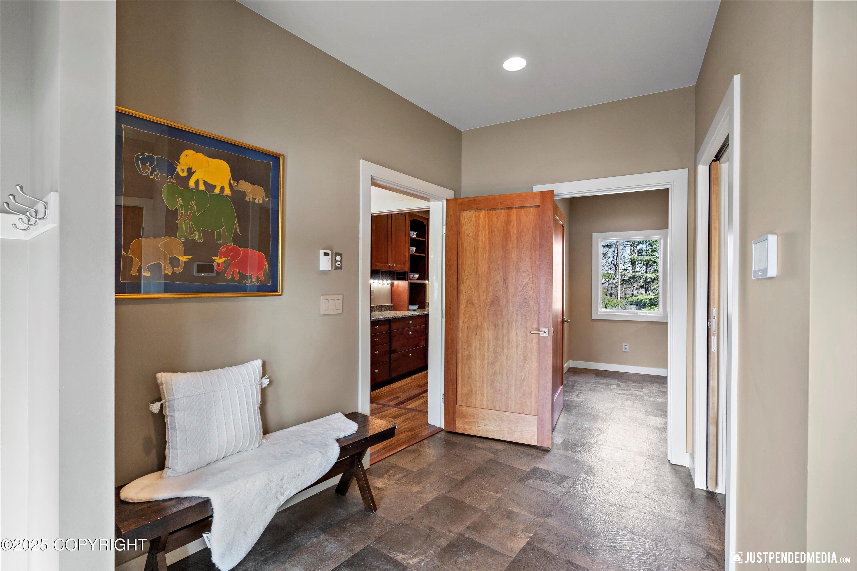 Anchorage, Alaska, 99517, United States, 3 Bedrooms Bedrooms, ,5 BathroomsBathrooms,Residential,Active,1849181