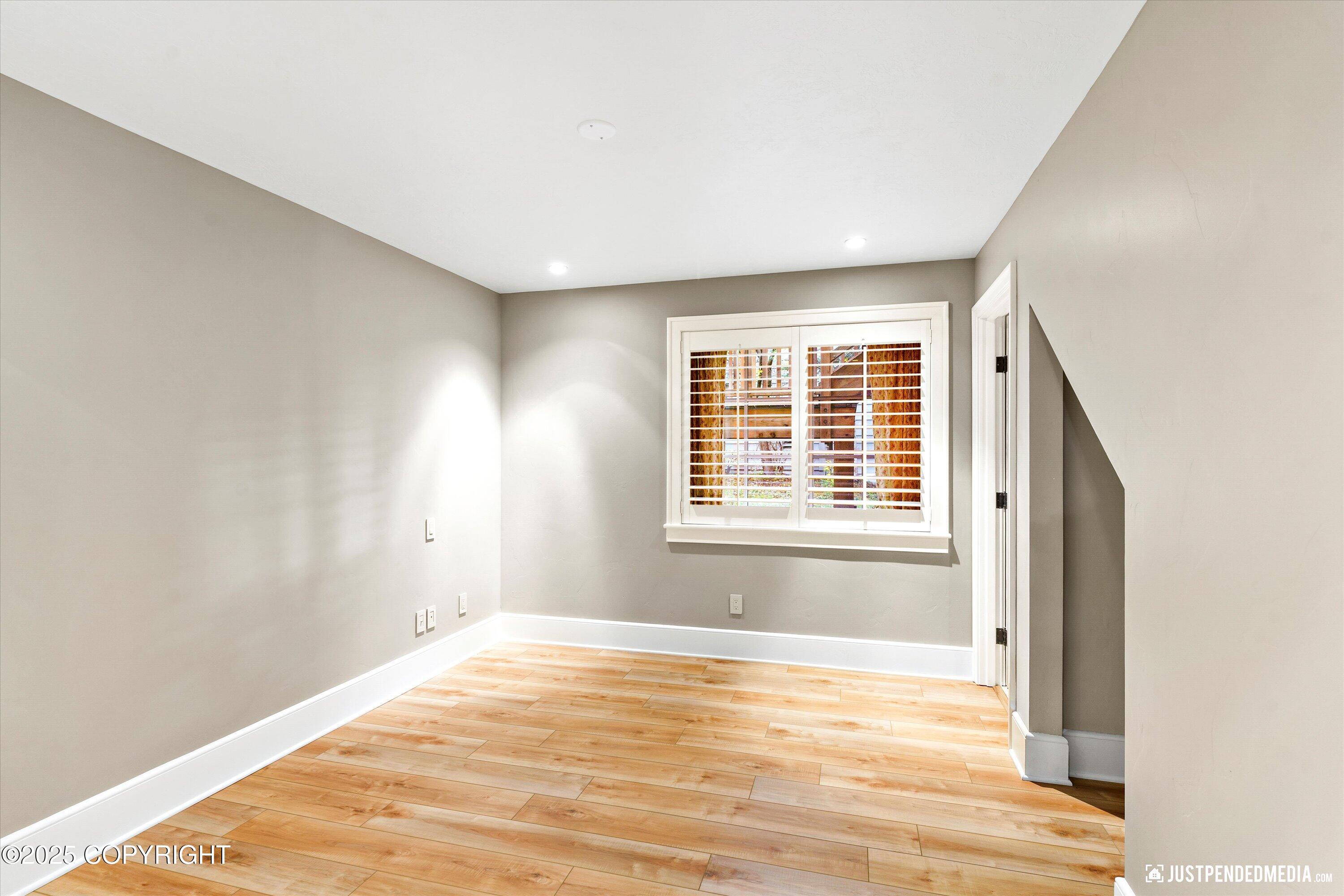 Anchorage, Alaska, 99502, United States, 5 Bedrooms Bedrooms, ,8 BathroomsBathrooms,Residential,Active,1964267