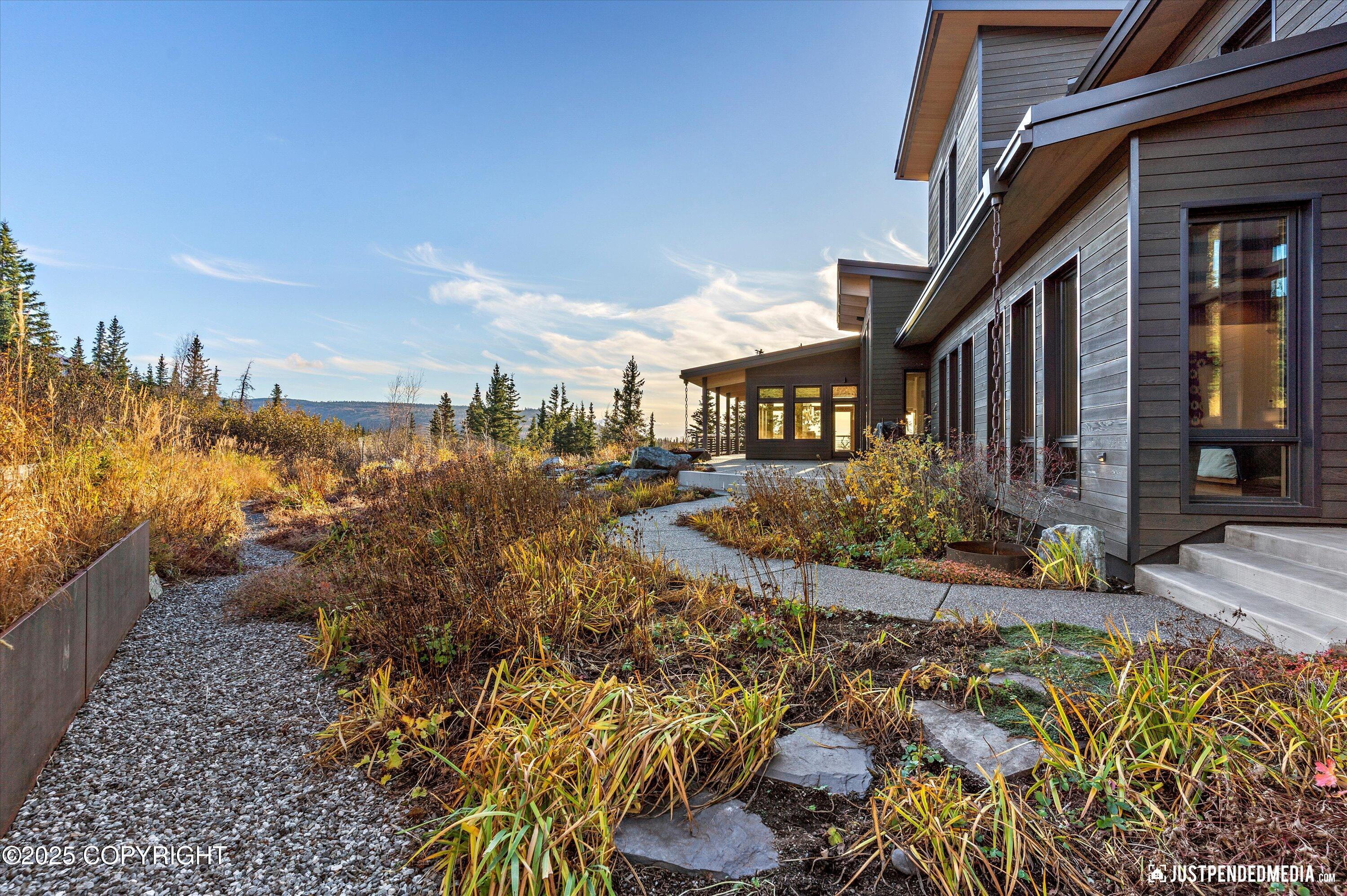 Anchorage, Alaska, 99507, United States, 3 Bedrooms Bedrooms, ,3 BathroomsBathrooms,Residential,Active,1964460