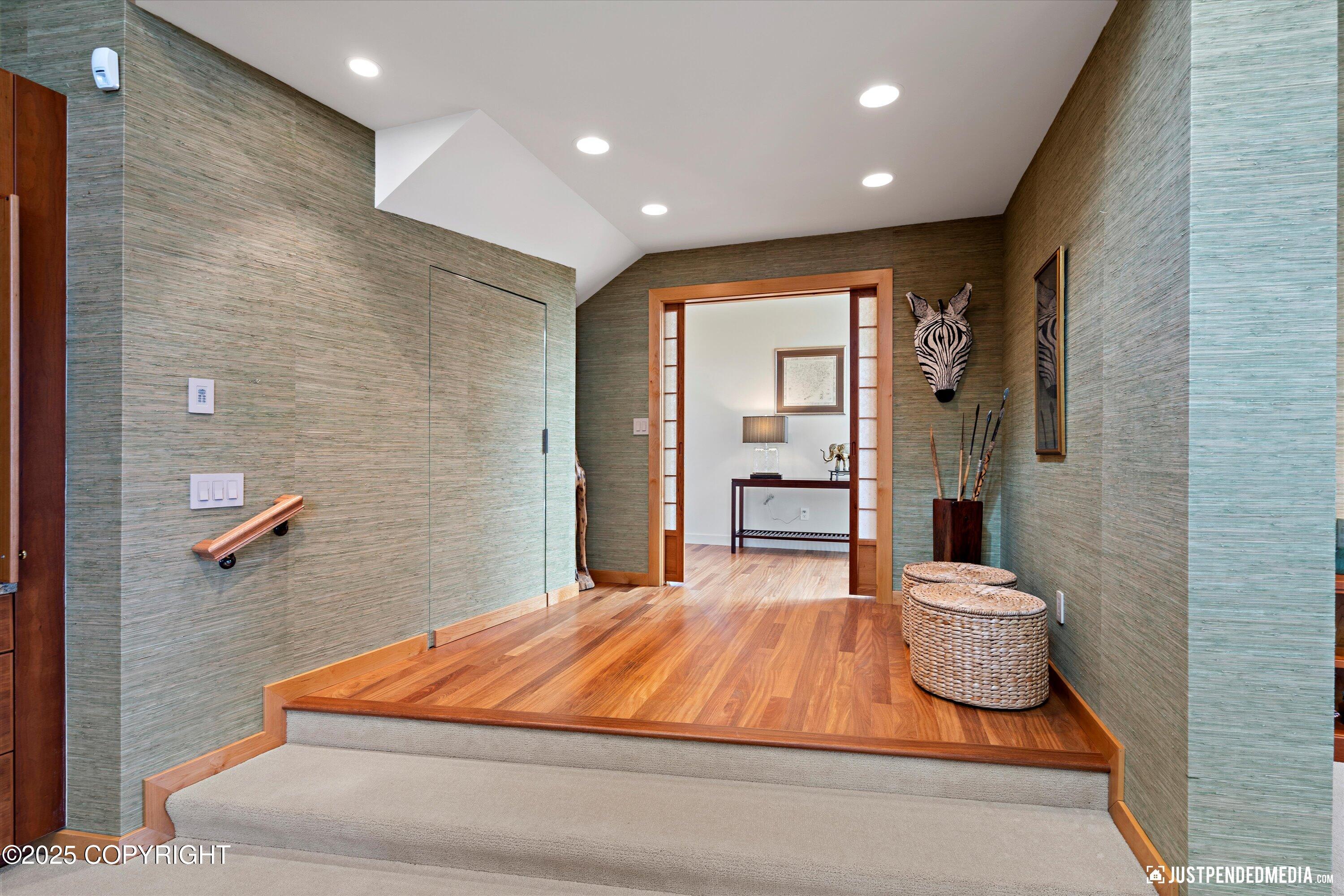 Anchorage, Alaska, 99517, United States, 3 Bedrooms Bedrooms, ,5 BathroomsBathrooms,Residential,Active,1849181