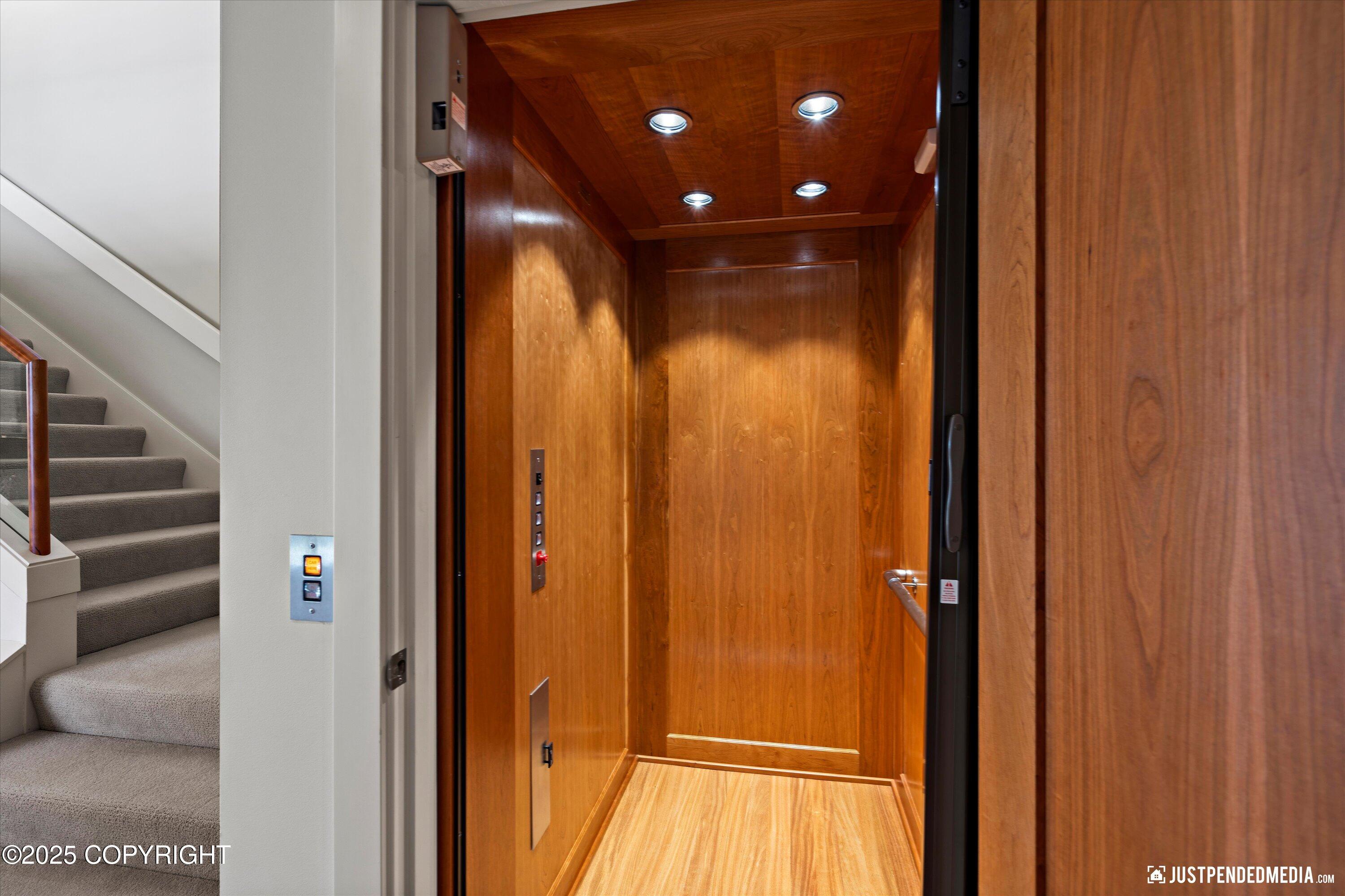 Anchorage, Alaska, 99517, United States, 3 Bedrooms Bedrooms, ,5 BathroomsBathrooms,Residential,Active,1849181