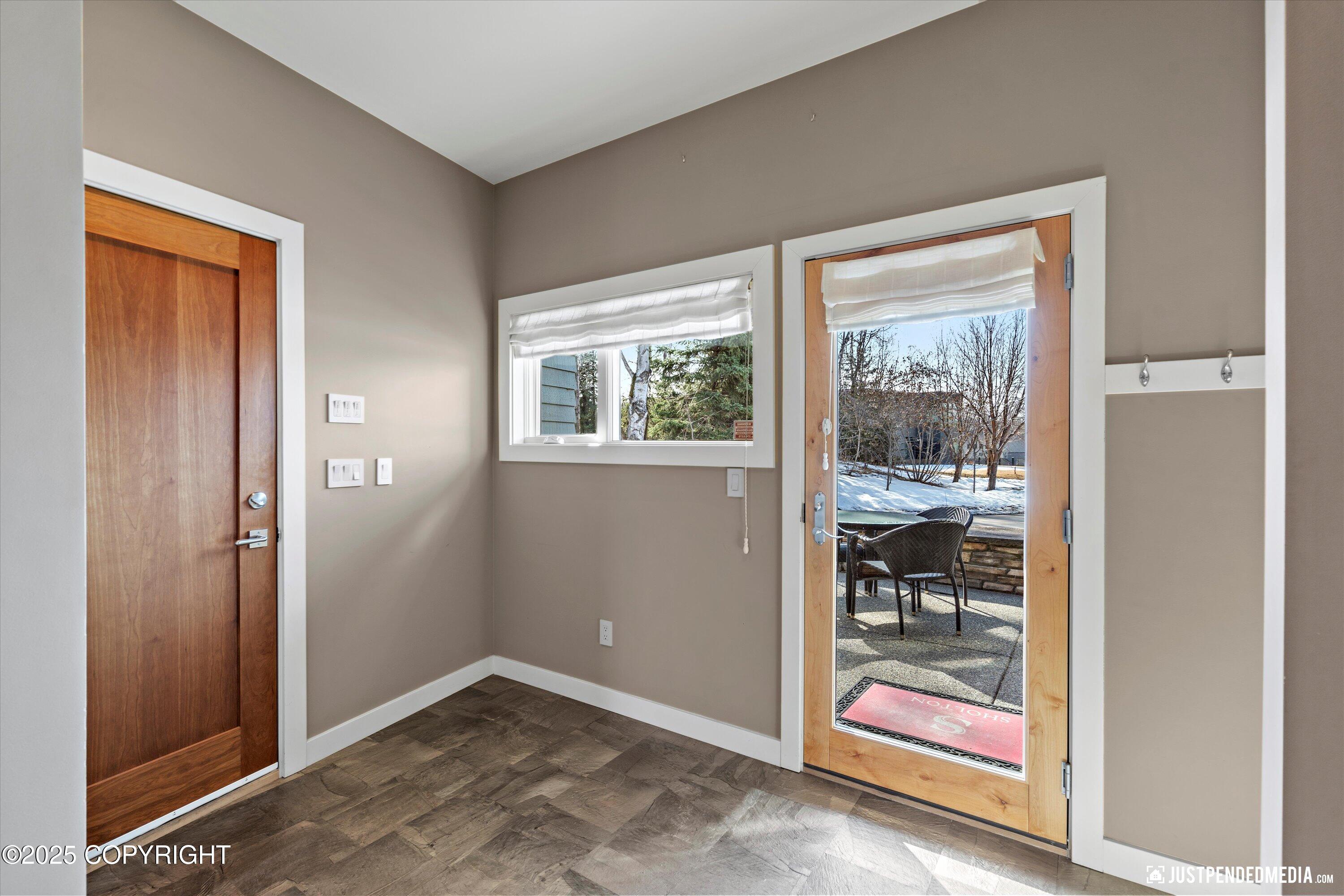 Anchorage, Alaska, 99517, United States, 3 Bedrooms Bedrooms, ,5 BathroomsBathrooms,Residential,Active,1849181