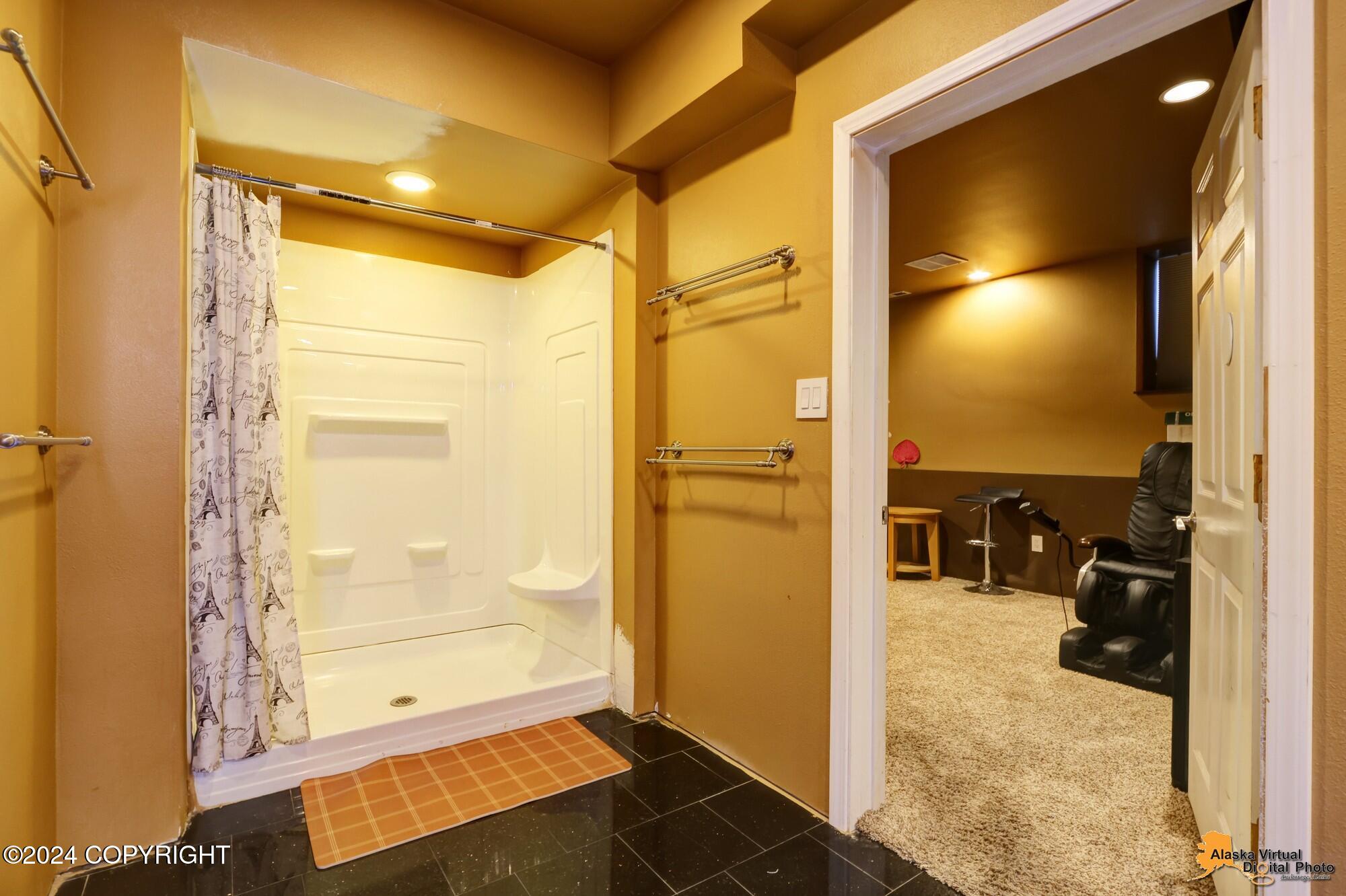 Anchorage, Alaska, 99502, United States, 4 Bedrooms Bedrooms, ,6 BathroomsBathrooms,Residential,Active,1849193