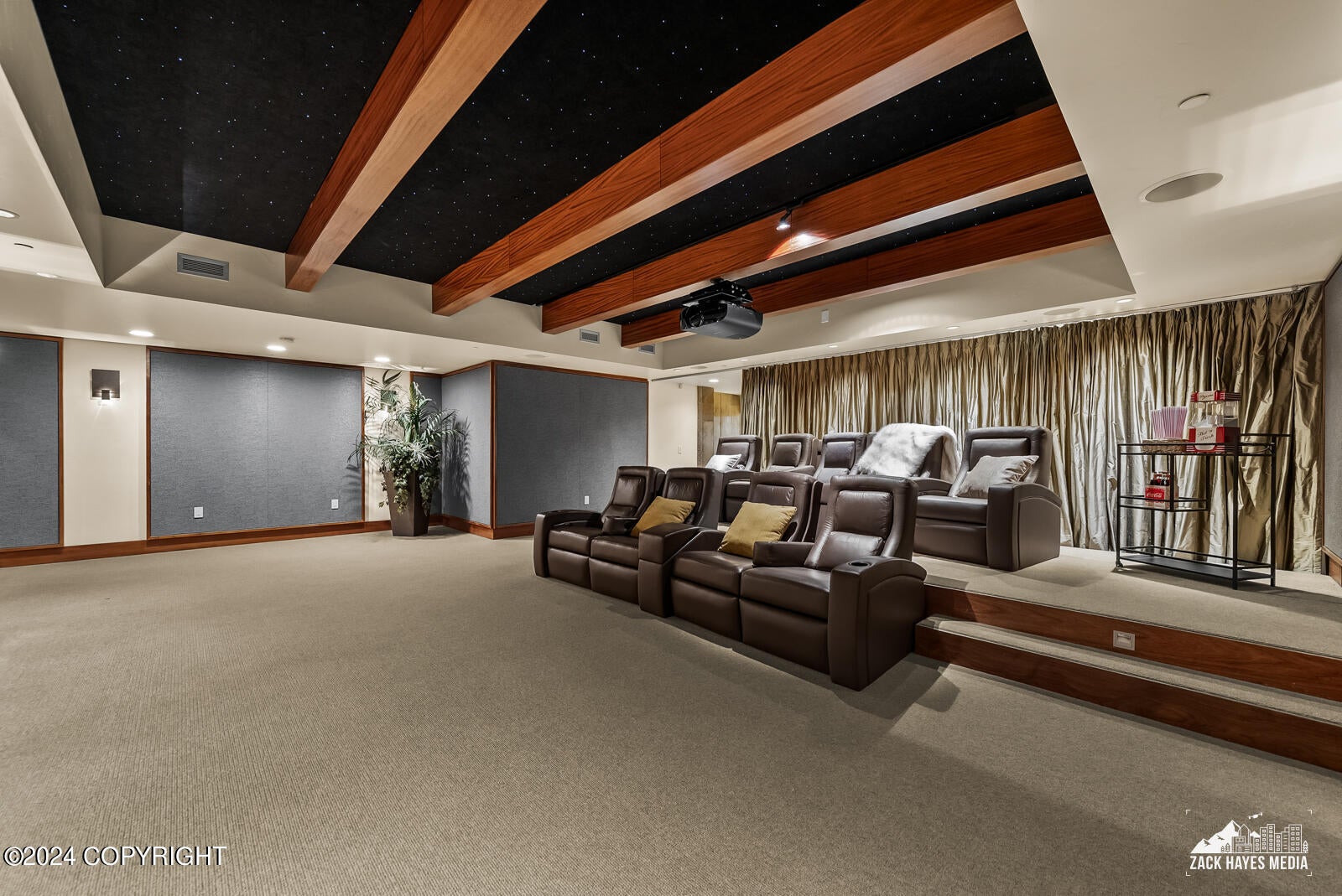Anchorage, Alaska, 99516, United States, 4 Bedrooms Bedrooms, ,7 BathroomsBathrooms,Residential,Active,1849221