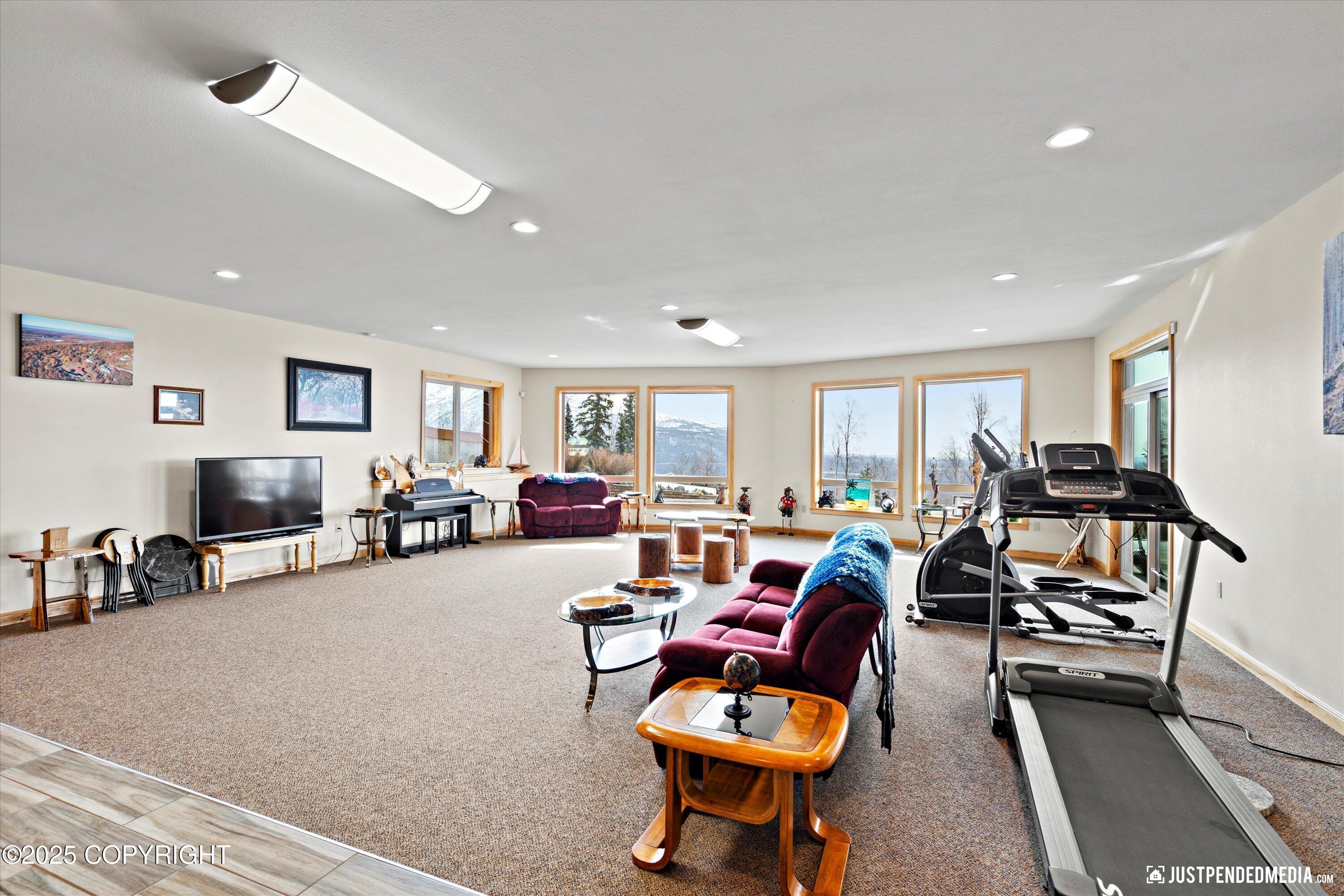 Eagle River, Alaska, 99577, United States, 4 Bedrooms Bedrooms, ,5 BathroomsBathrooms,Residential,Active,1849197